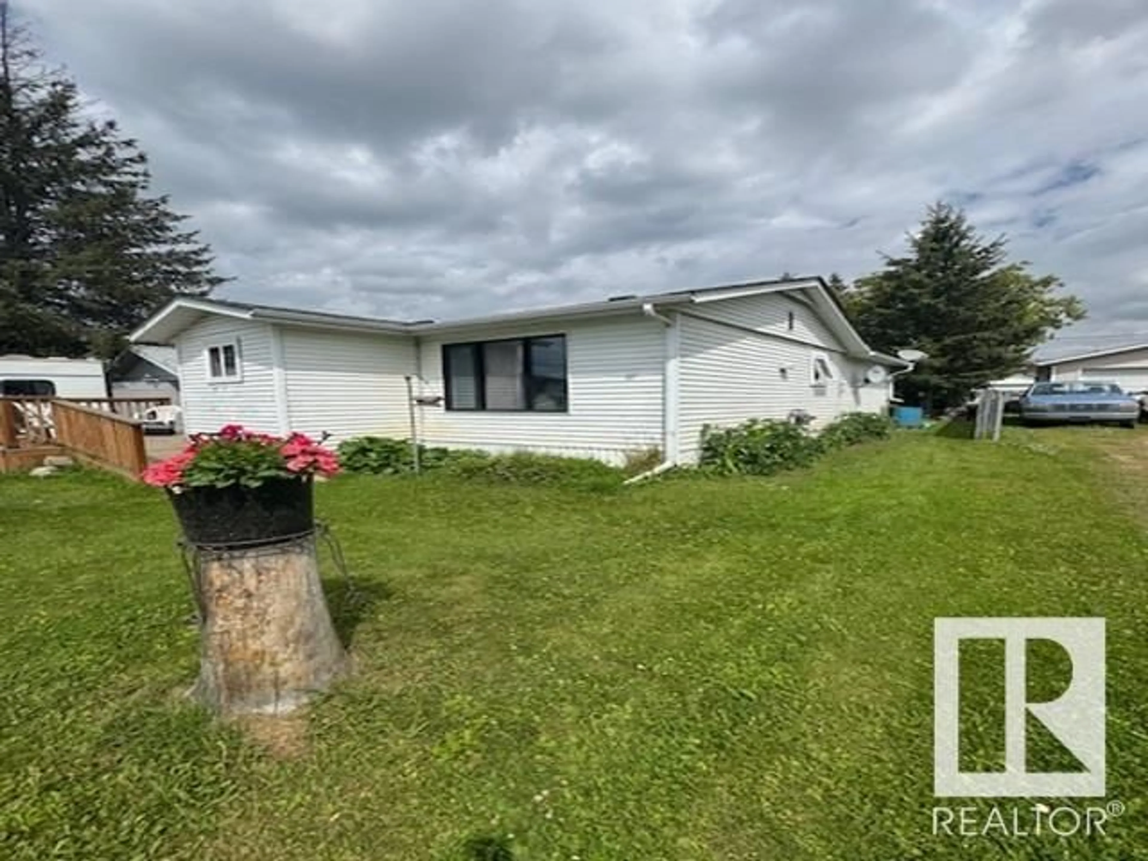 Unknown for 4531 47 ST, Rural Lac Ste. Anne County Alberta T0E0A0