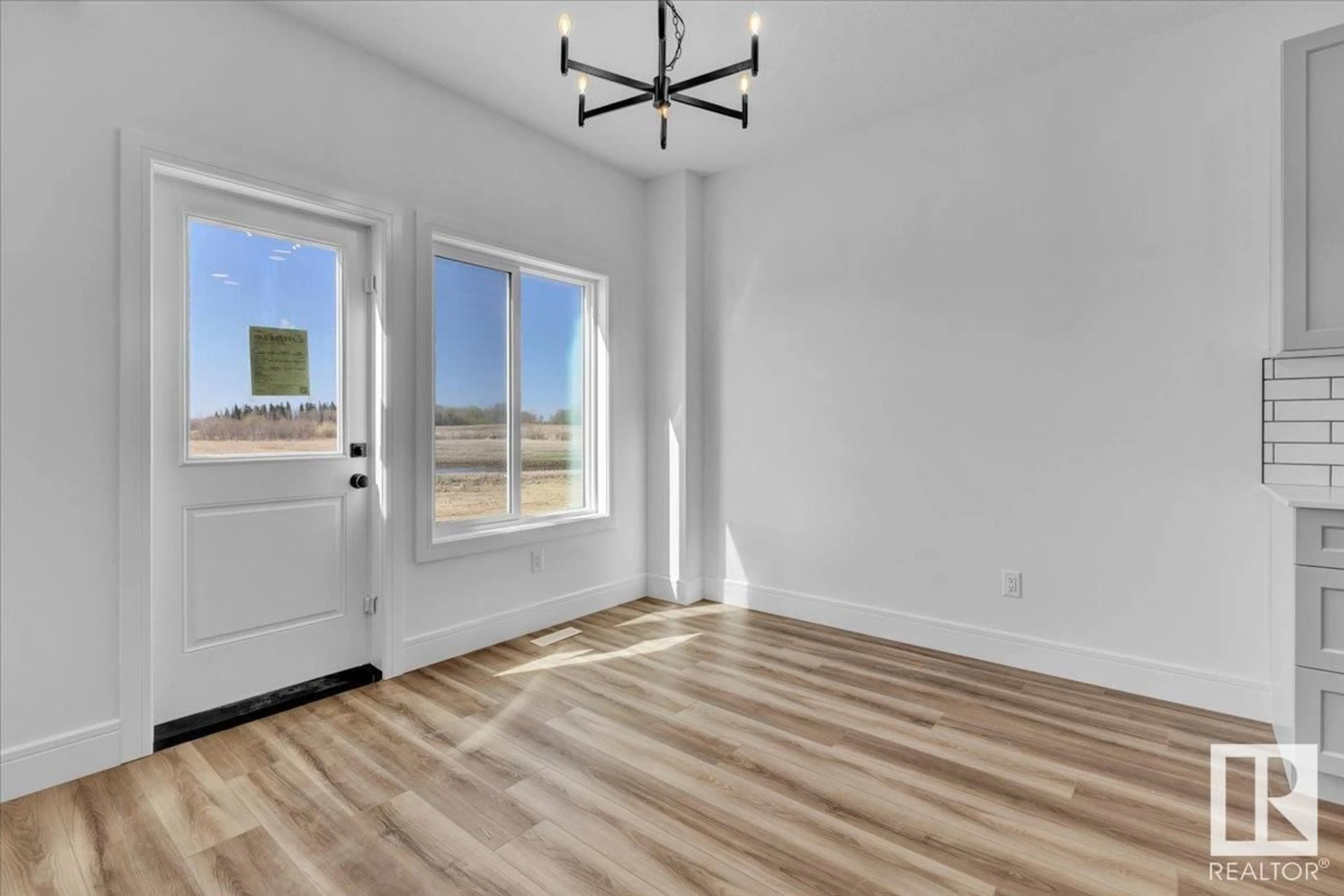 Indoor entryway for 22 SERENO LN, Fort Saskatchewan Alberta T8L0Z9