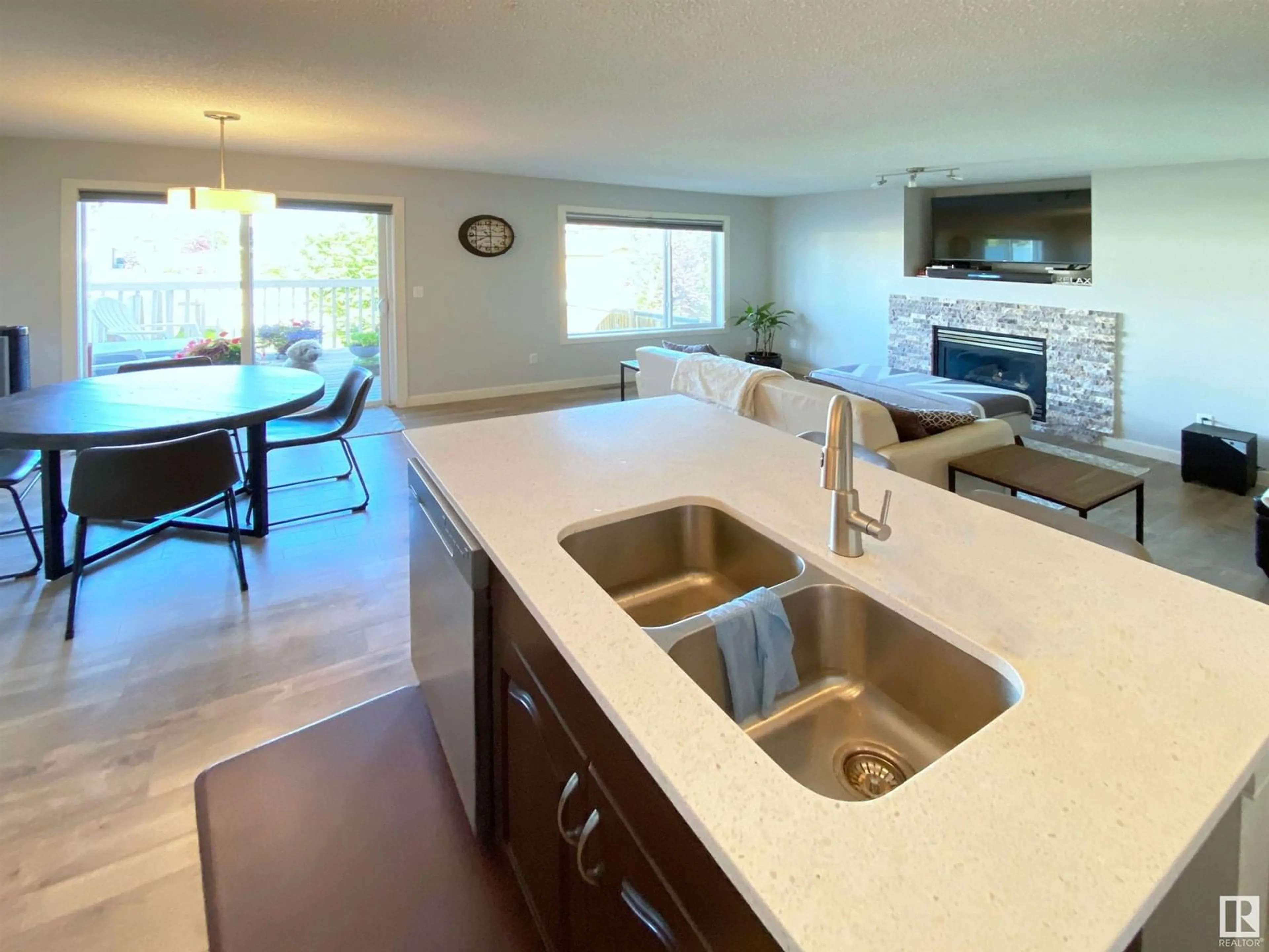 Open concept kitchen, ceramic/tile floor for 6019 SUNBROOK, Sherwood Park Alberta T8H0J5