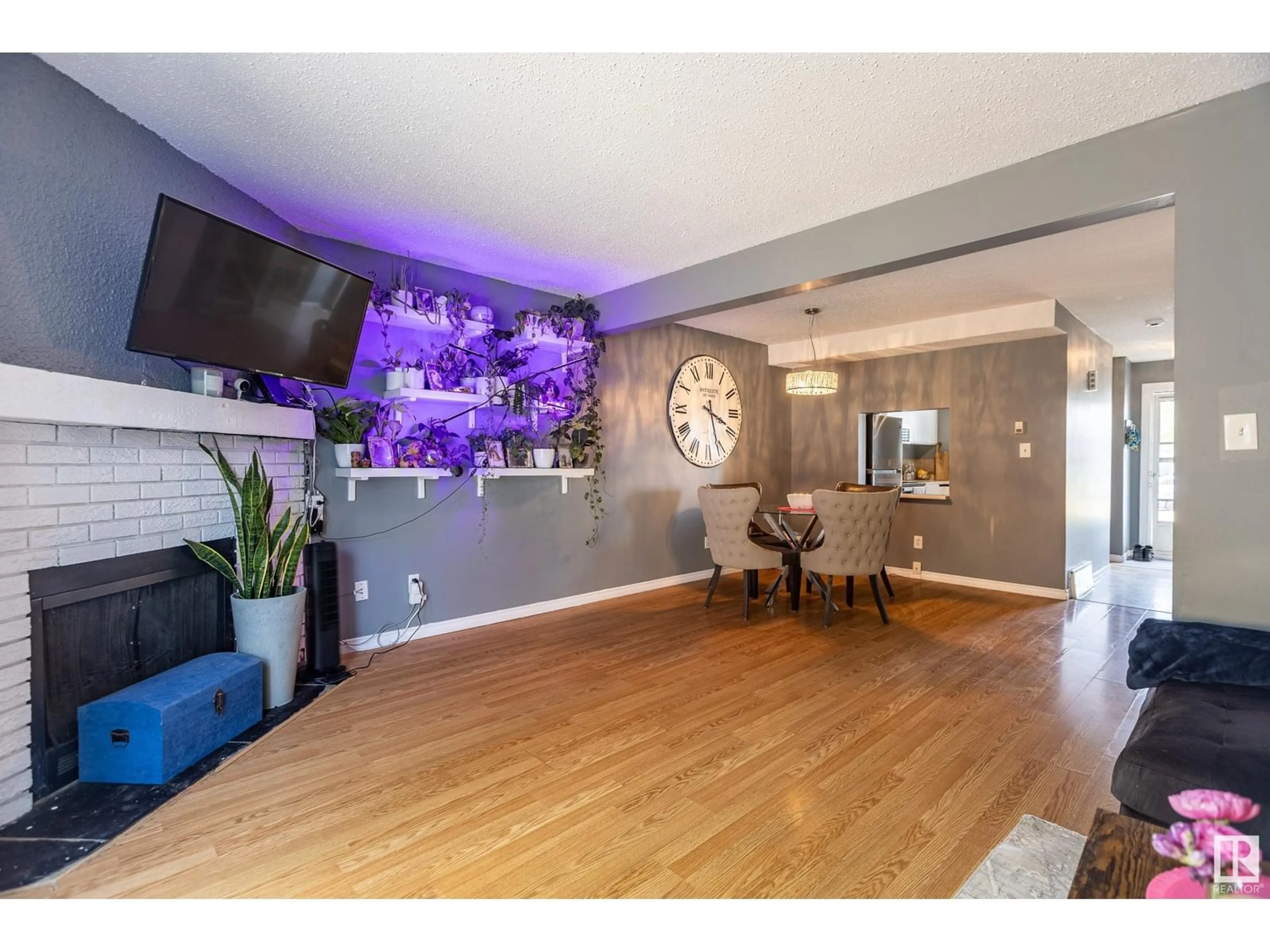 Unknown for 541 DUNLUCE RD, Edmonton Alberta T5X4P4