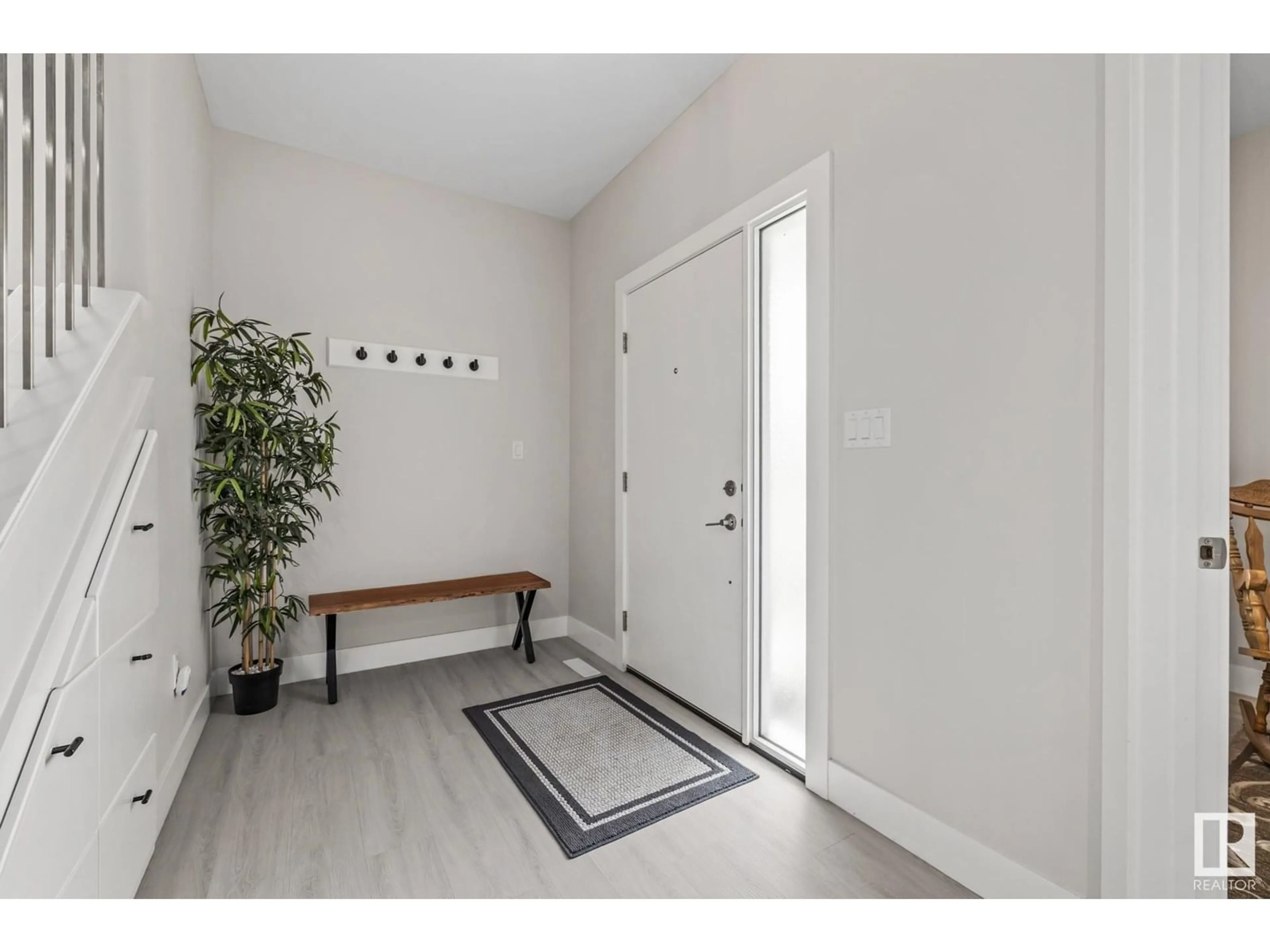 Indoor entryway for 55 - 5225 55 ST, Wabamun Alberta T0E2K0