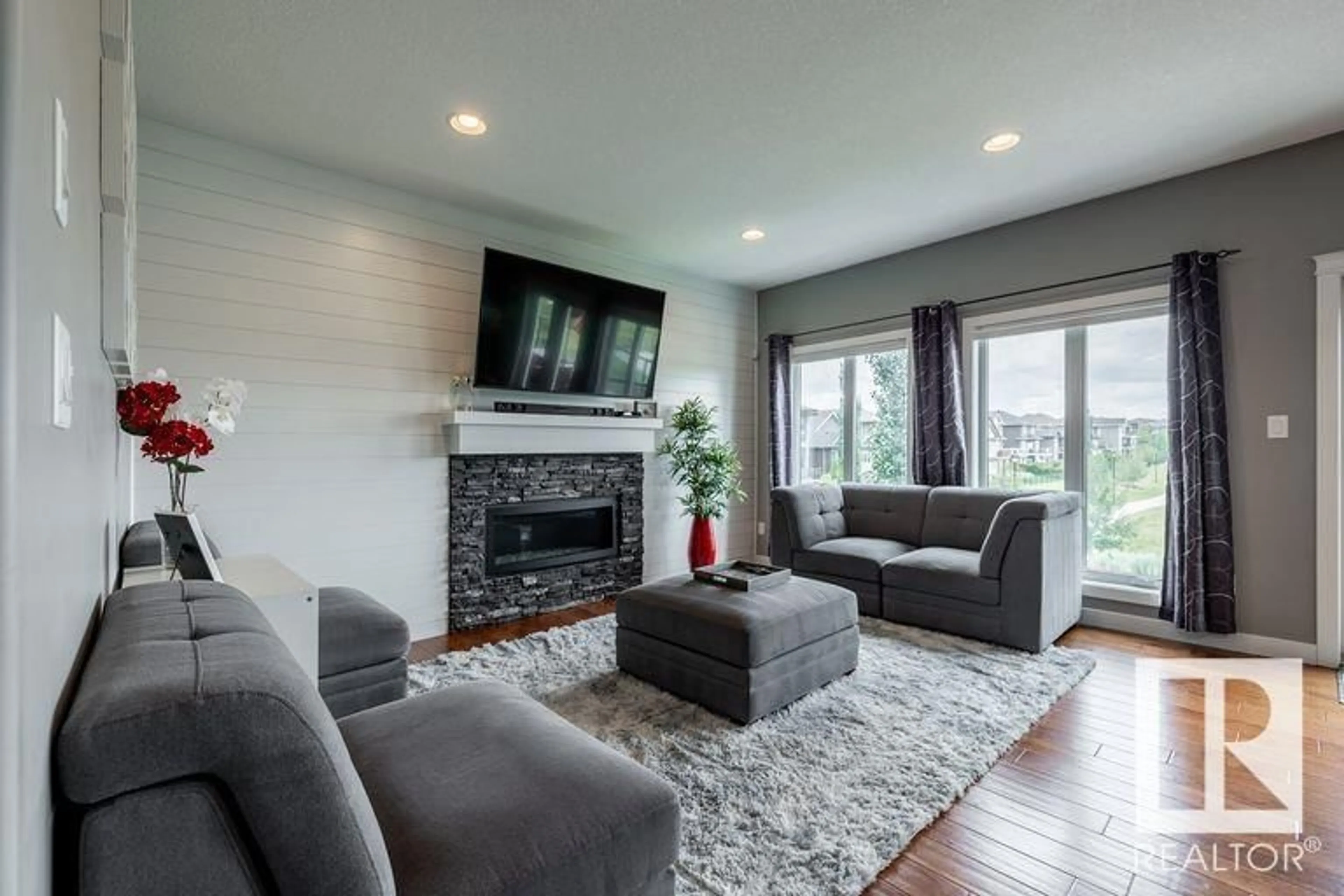 Living room with furniture, unknown for 3238 WINSPEAR CR, Edmonton Alberta T6X1P2