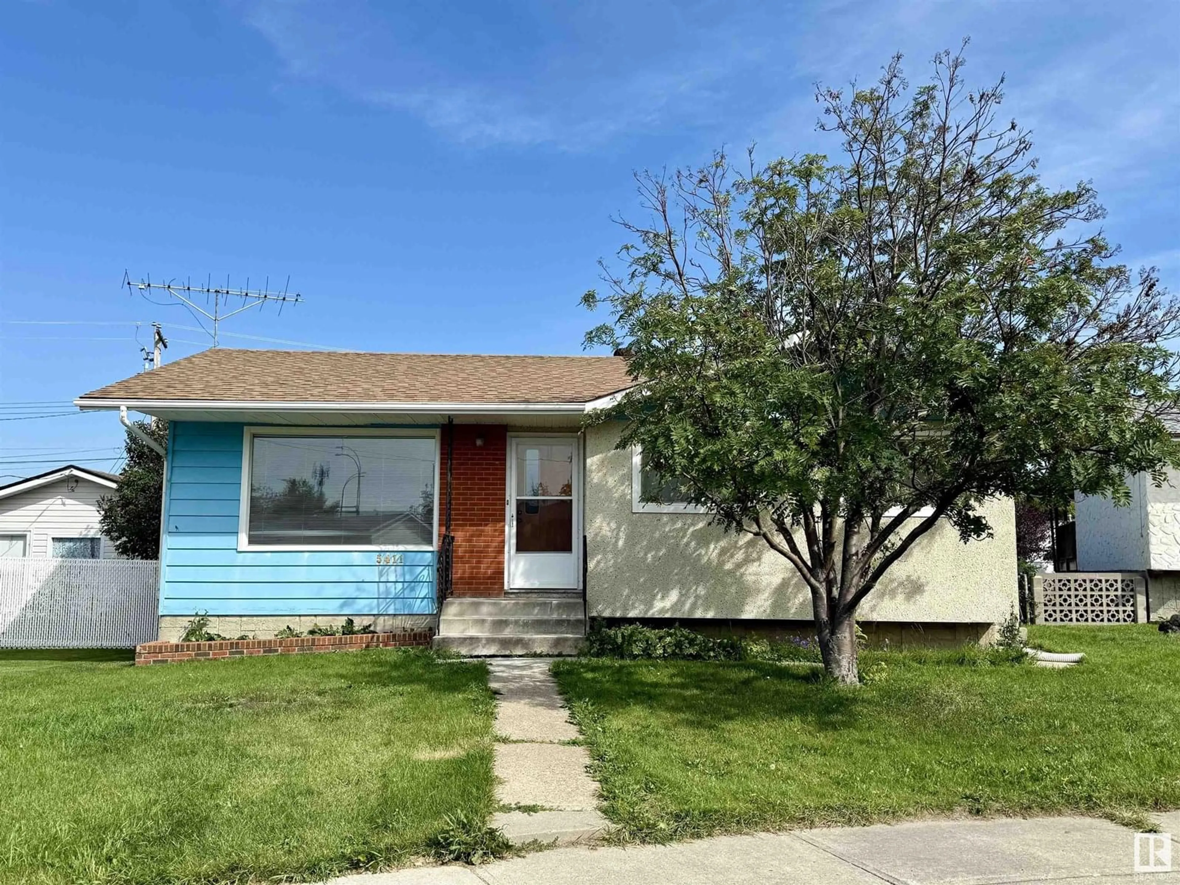 Home with vinyl exterior material, street for 5411 49B STREET, Drayton Valley Alberta T7A1A2