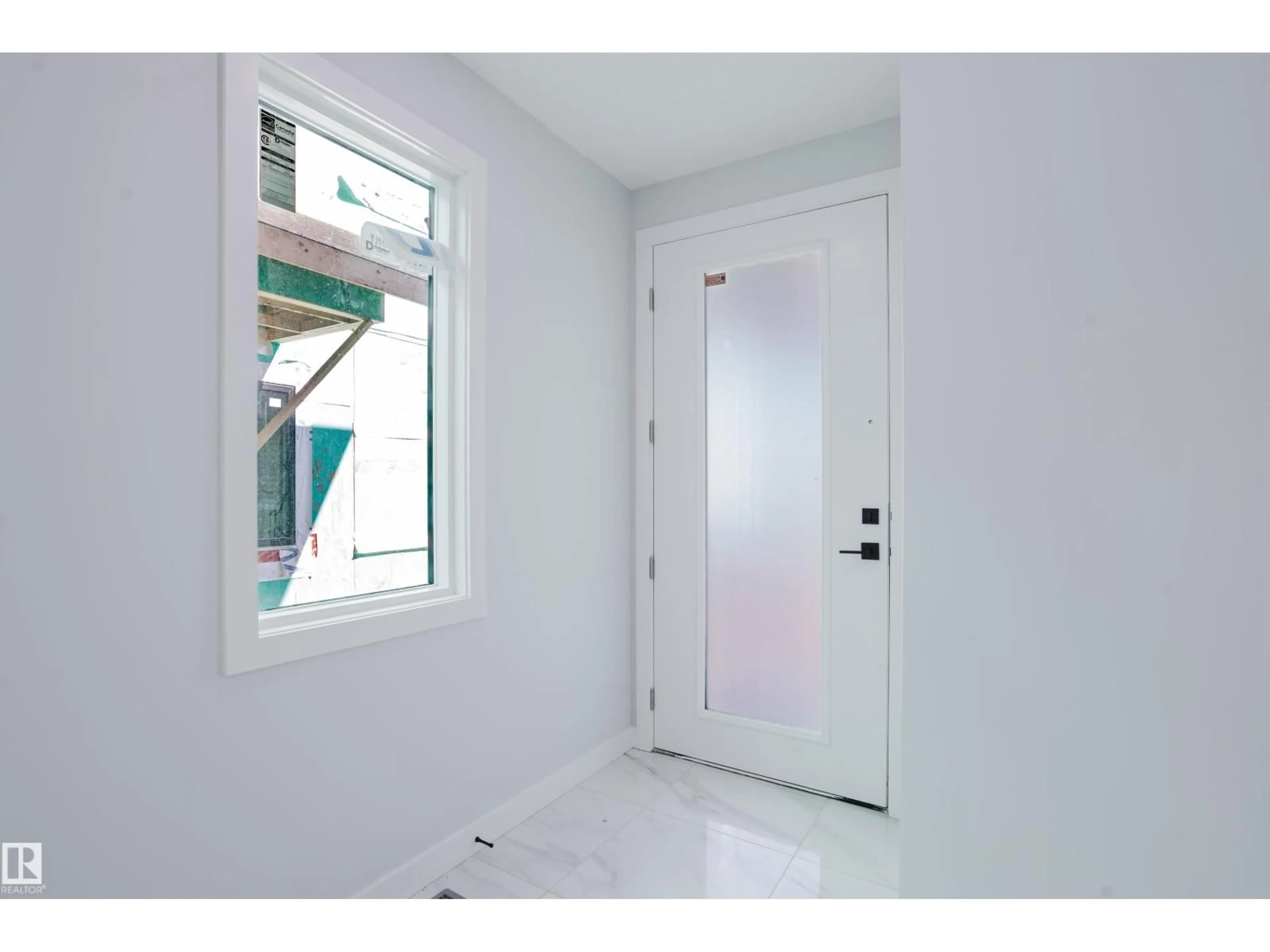 Indoor entryway for 2038 COLLIP CRESCENT, Edmonton Alberta T6W5B1