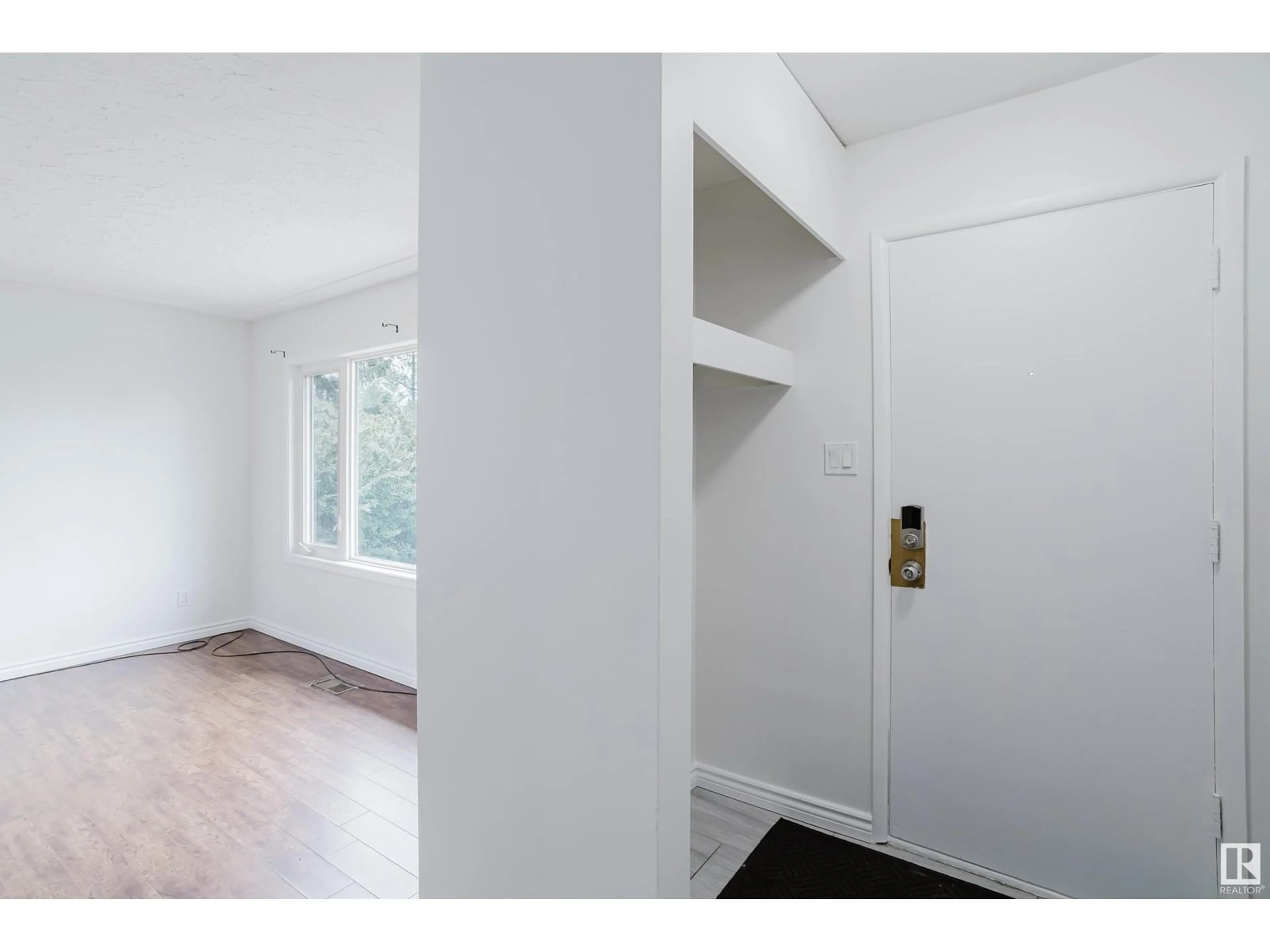 Indoor entryway for NW - 13203 140 ST, Edmonton Alberta T5L2E4