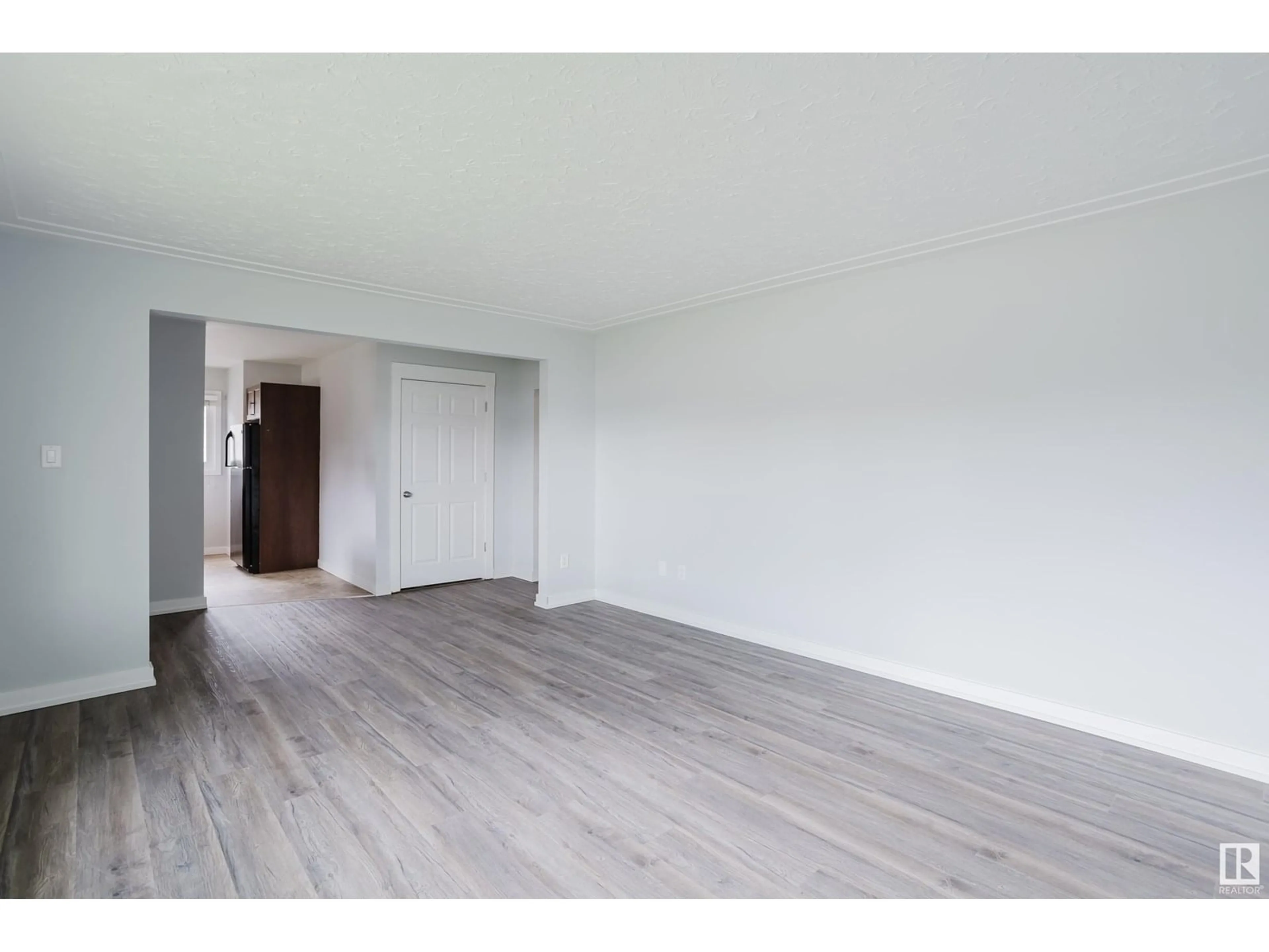 A pic of a room for 11142 50 ST, Edmonton Alberta T5W3B2