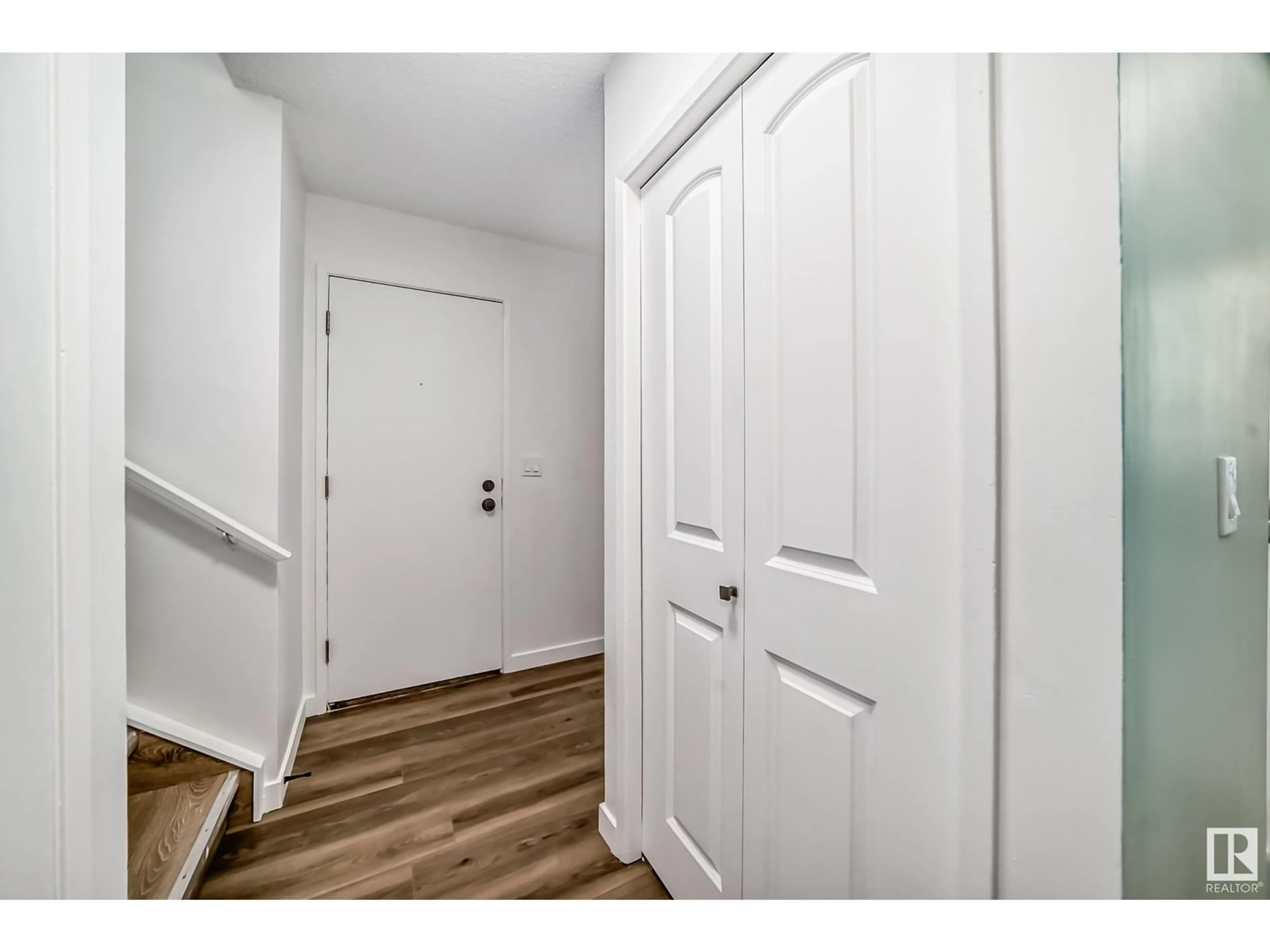 Indoor entryway for 2369 139 AV, Edmonton Alberta T5Y1S1