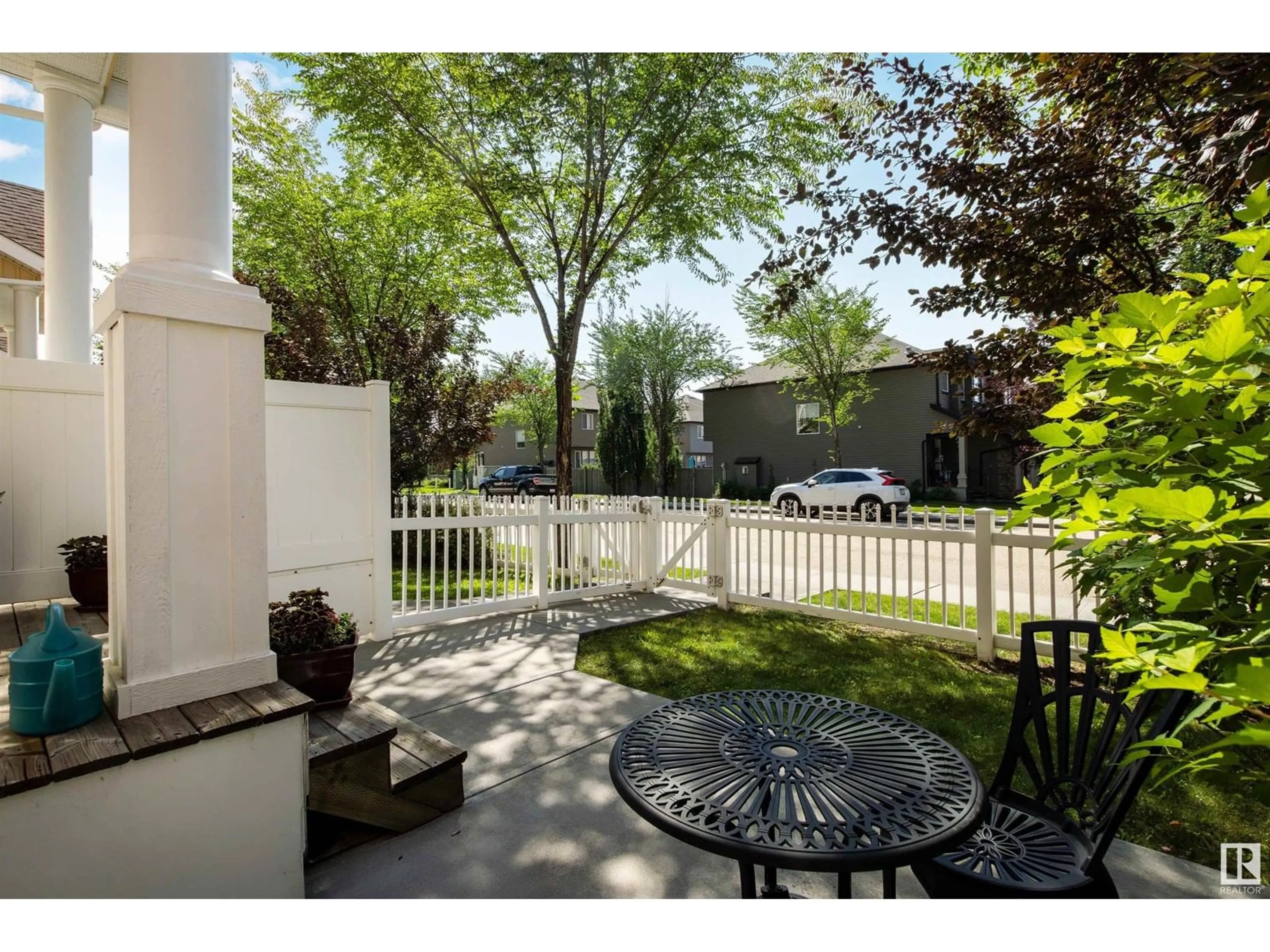 Patio, street for 4886 TERWILLEGAR CM, Edmonton Alberta T6R0S3
