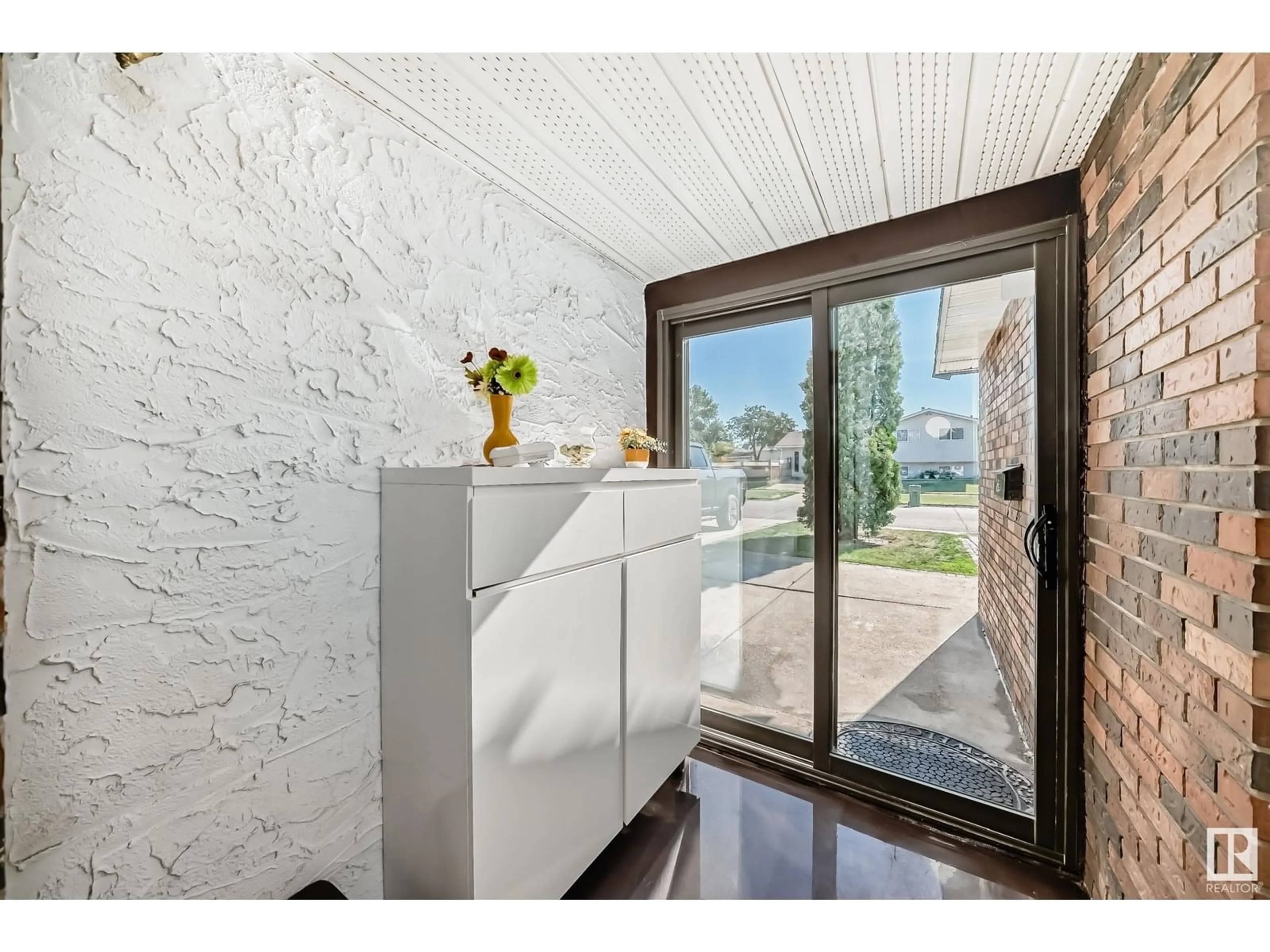 Indoor entryway for NW - 15106 114A ST, Edmonton Alberta T5X1H3