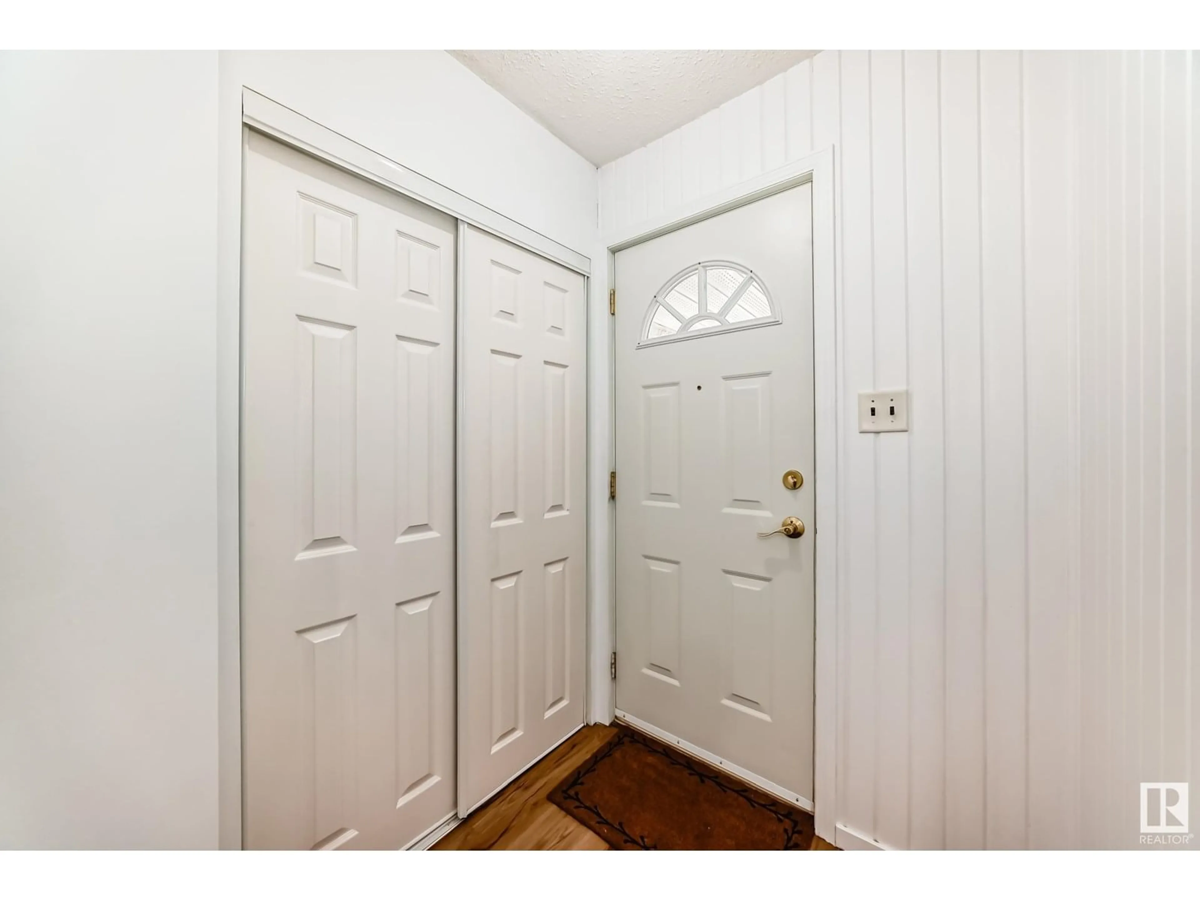 Indoor entryway for NW - 15106 114A ST, Edmonton Alberta T5X1H3