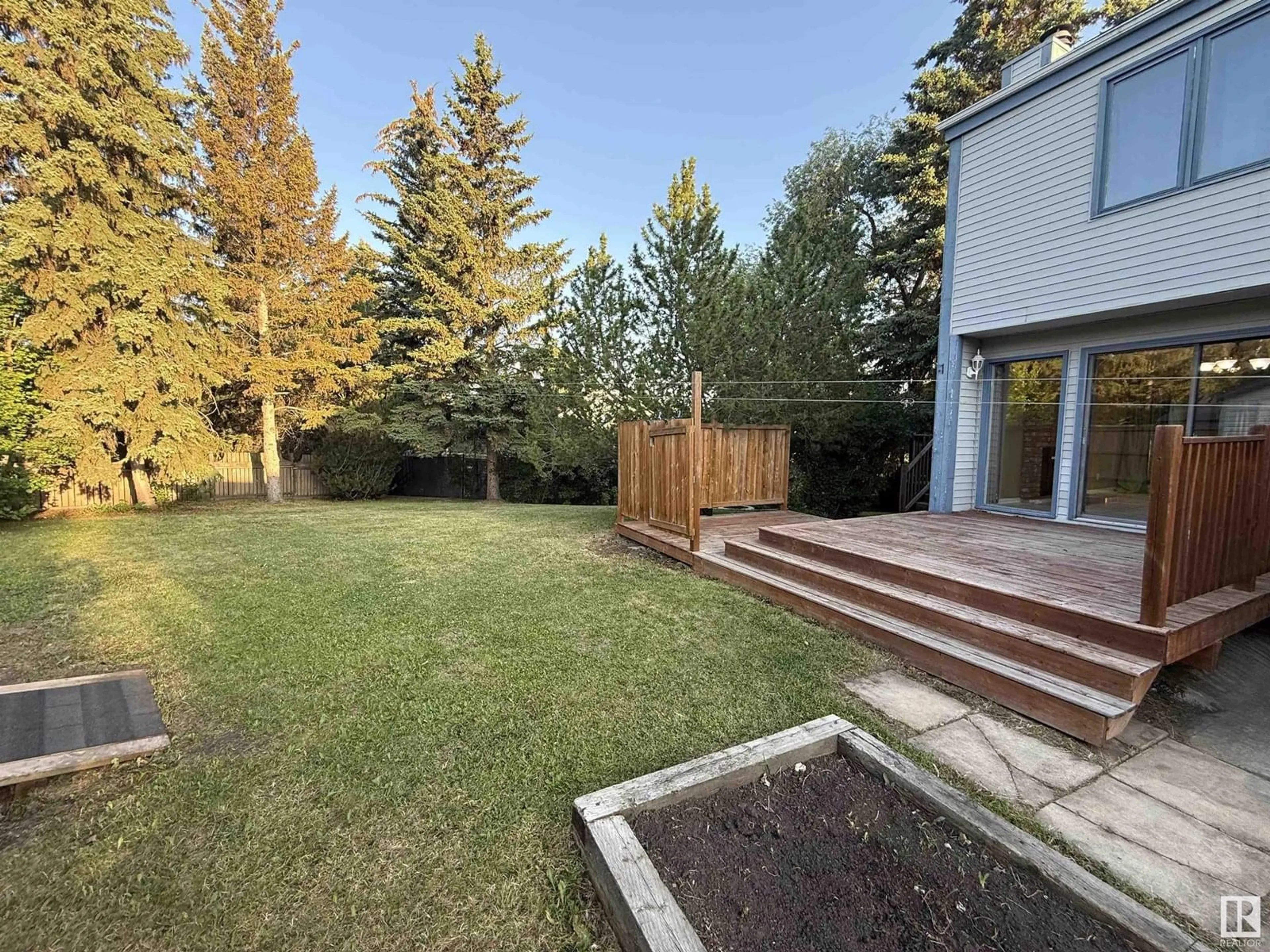 Patio, forest/trees view for 57 WOODCREST AV, St. Albert Alberta T8N3H8