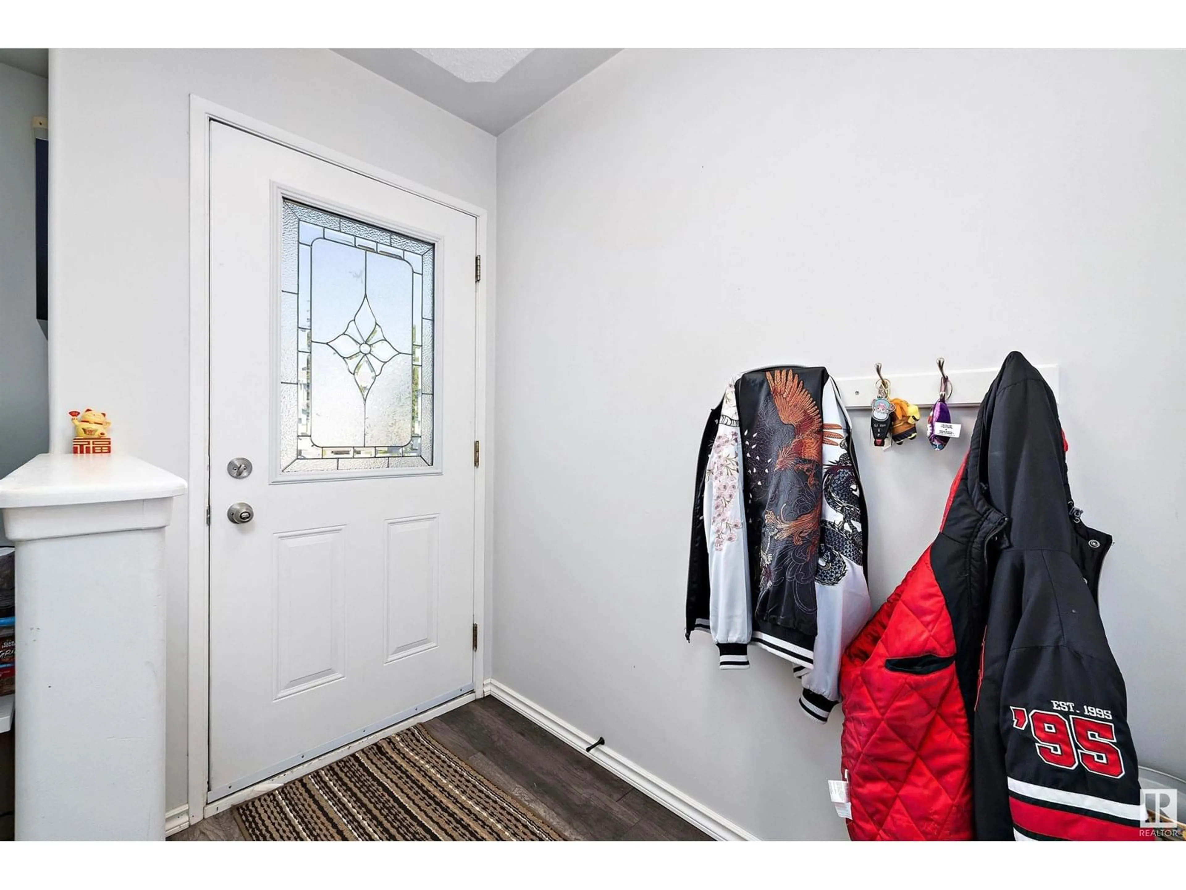 Indoor entryway for 16229 57 ST, Edmonton Alberta T5Y2V2