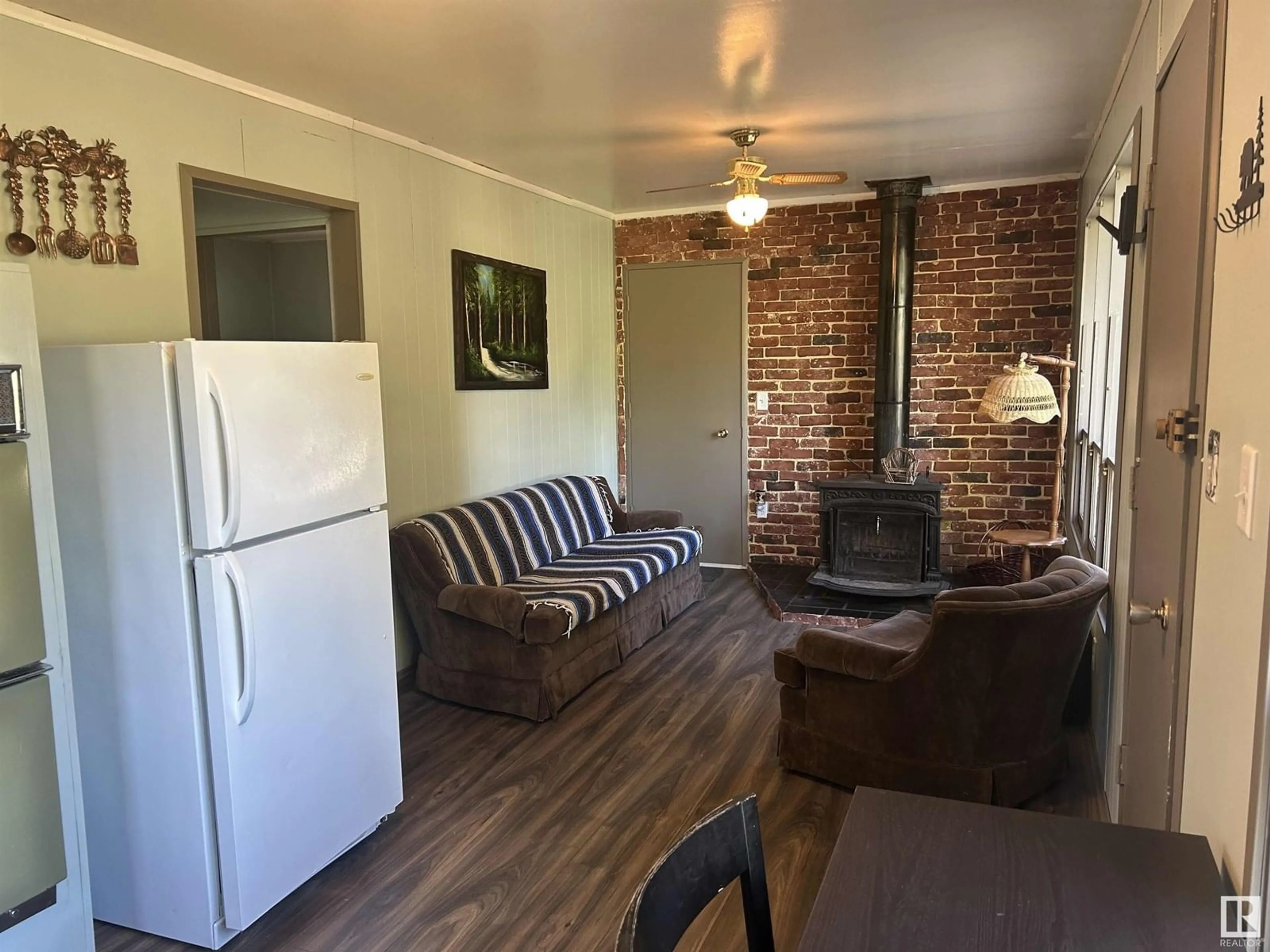 A pic of a room for 1310 PARK CR, Rural Lac Ste. Anne County Alberta T0E0L0