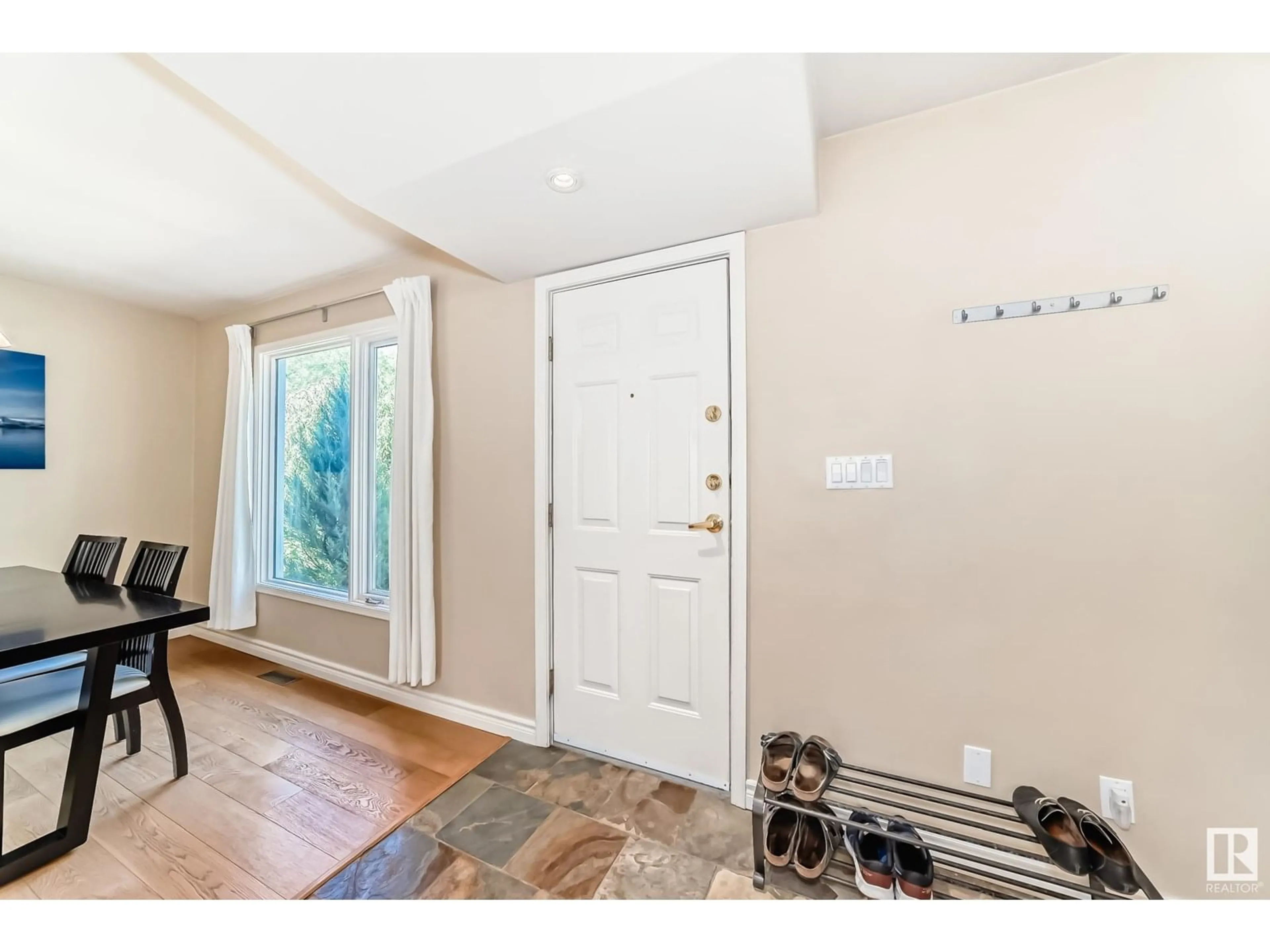 Indoor entryway for 8347 81 AV, Edmonton Alberta T6C0W1