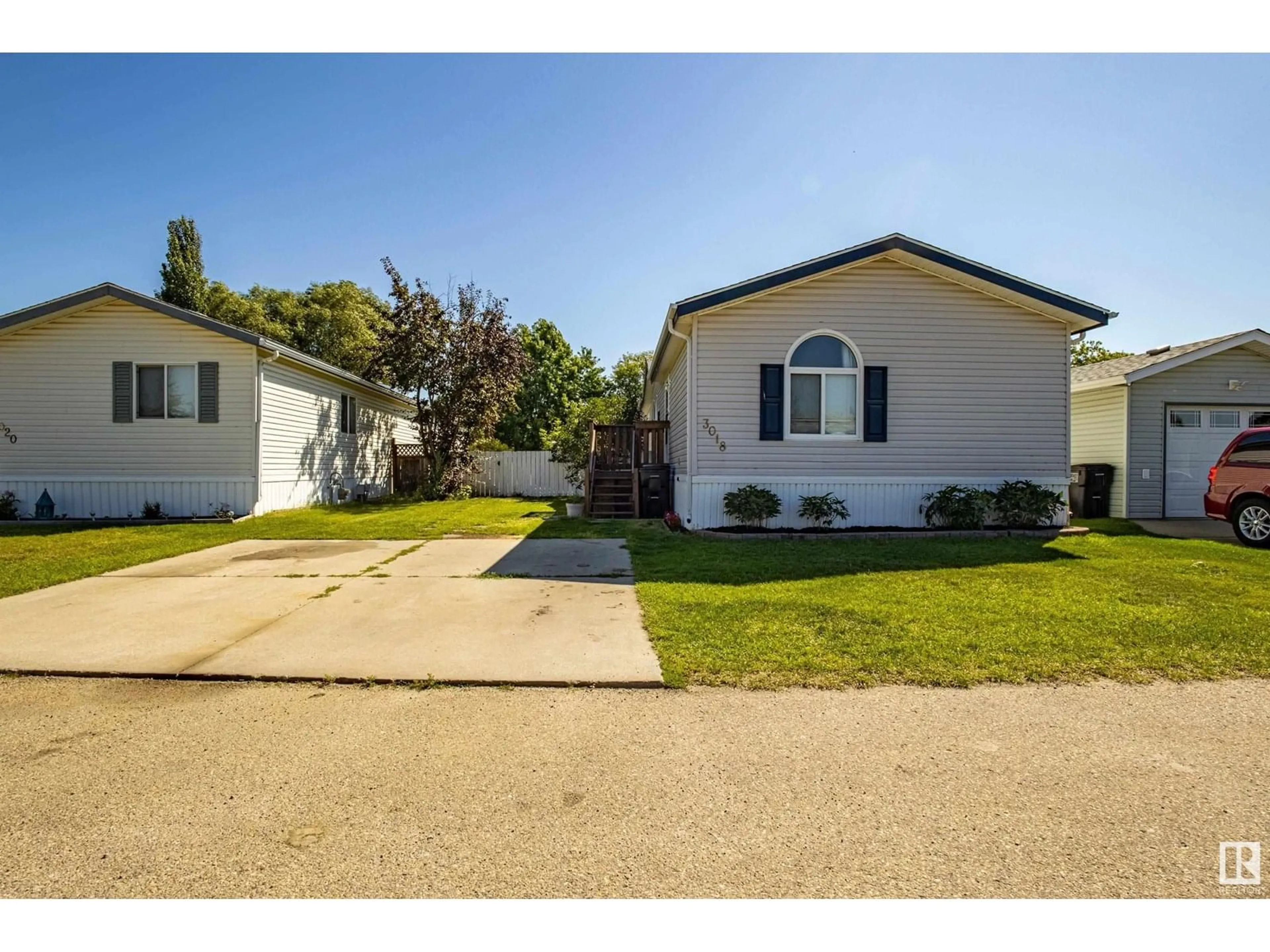 Home with vinyl exterior material, street for 3018 LAKEVIEW DRIVE, Edmonton Alberta T5S1T7