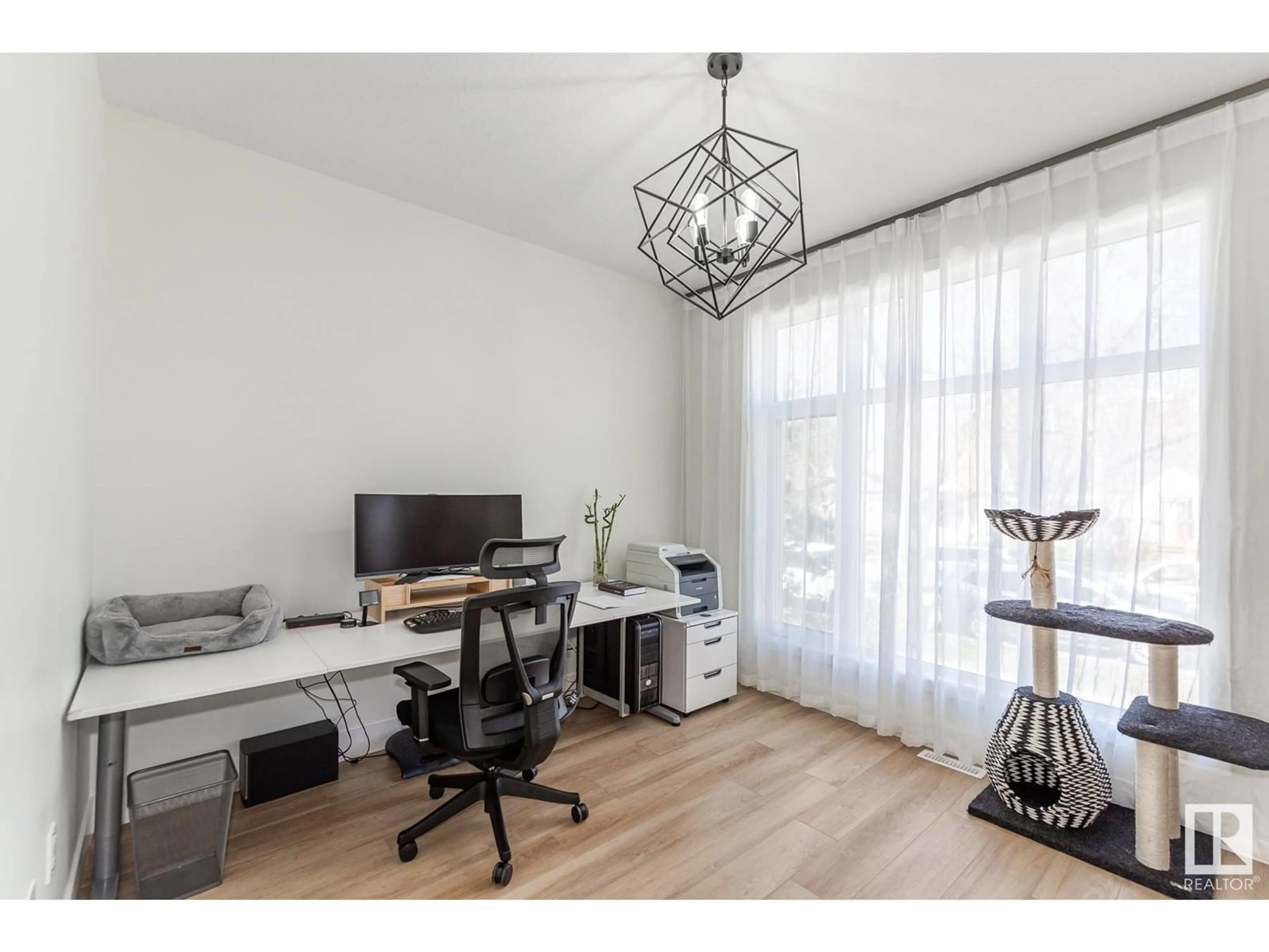 A pic of a room for 11445 79 AV, Edmonton Alberta T6G0P5
