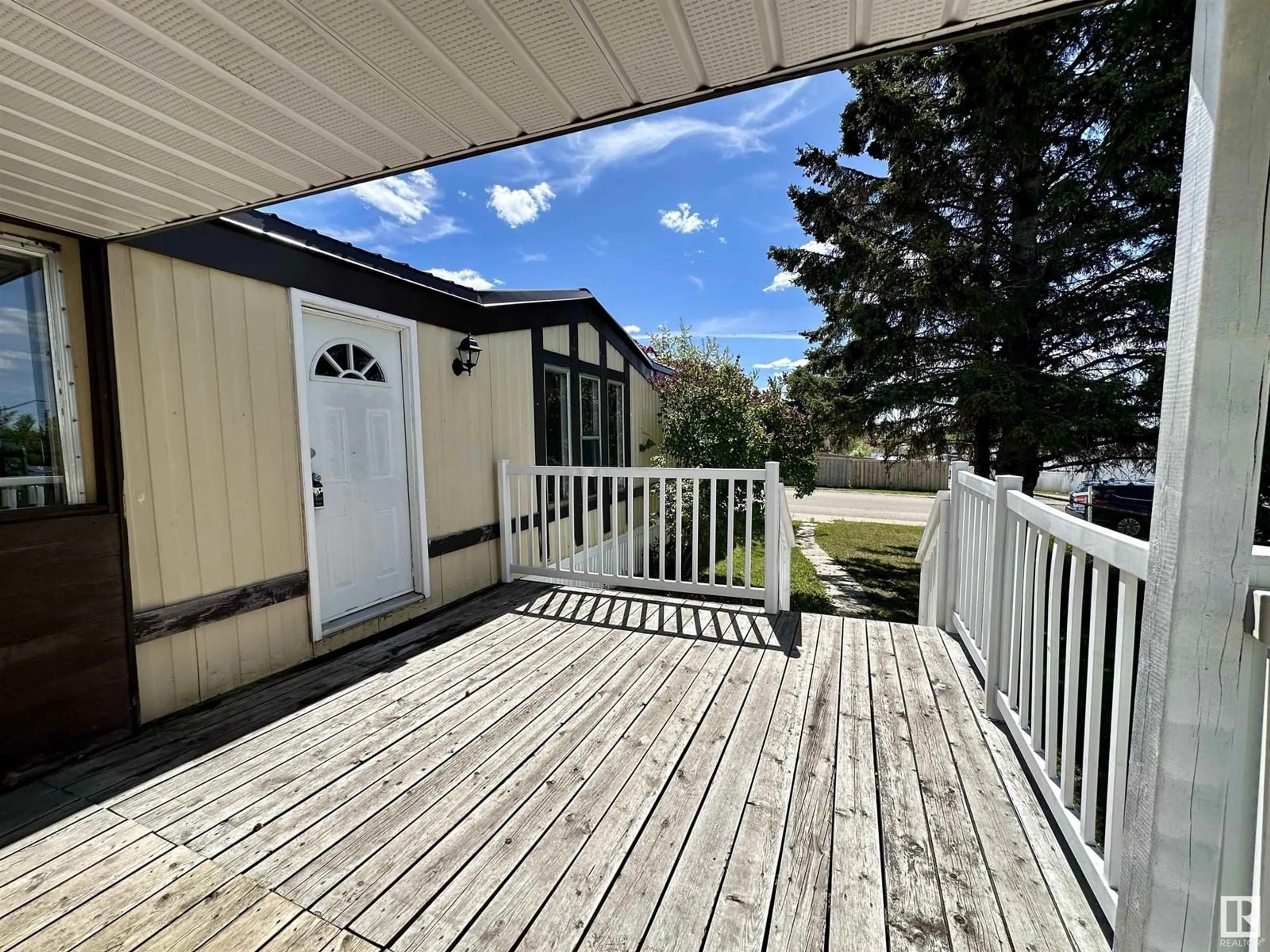 Patio, water/lake/river/ocean view for 5408 47 AV, Drayton Valley Alberta T7A1K7