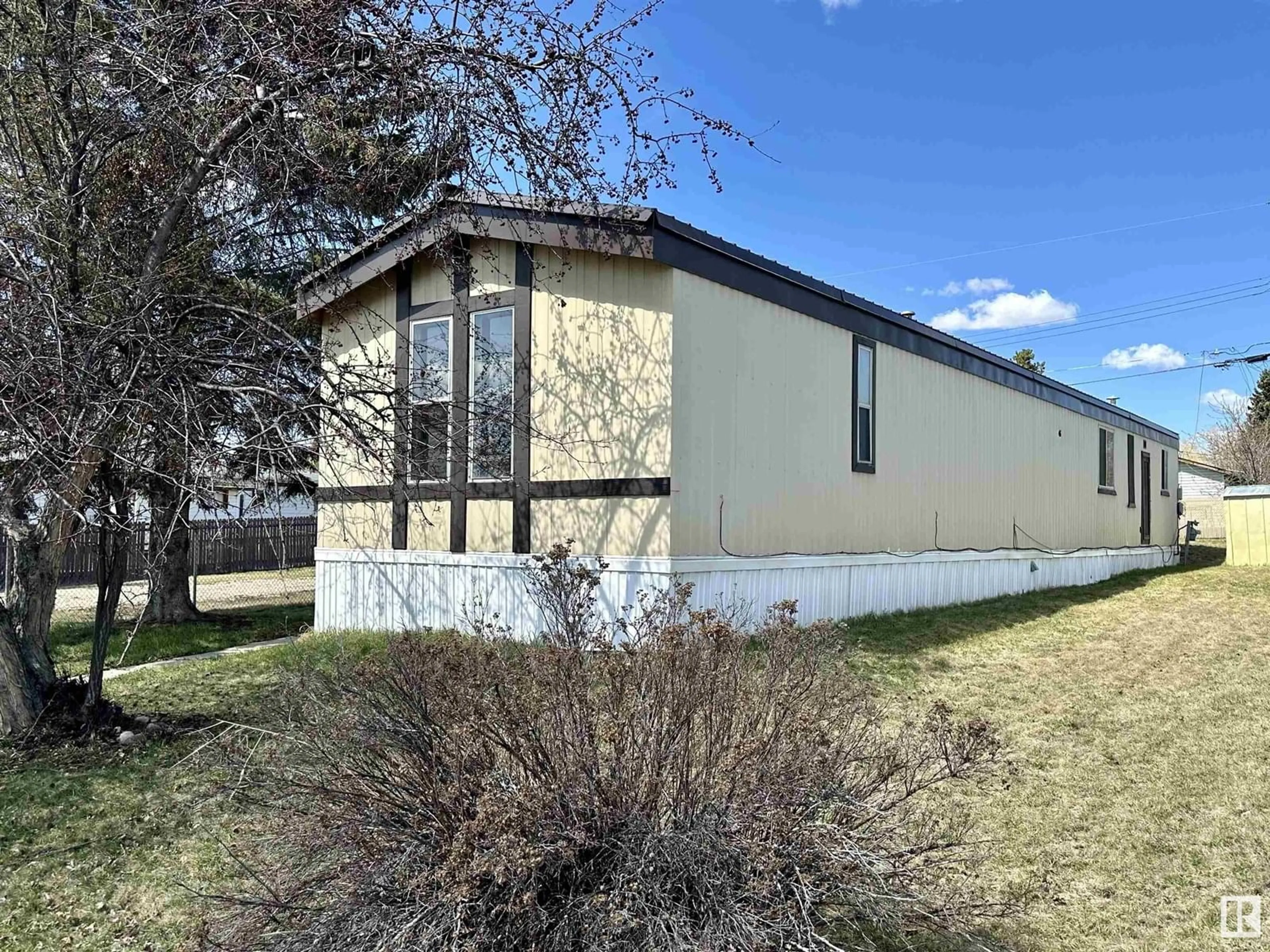 Home with vinyl exterior material, unknown for 5408 47 AV, Drayton Valley Alberta T7A1K7