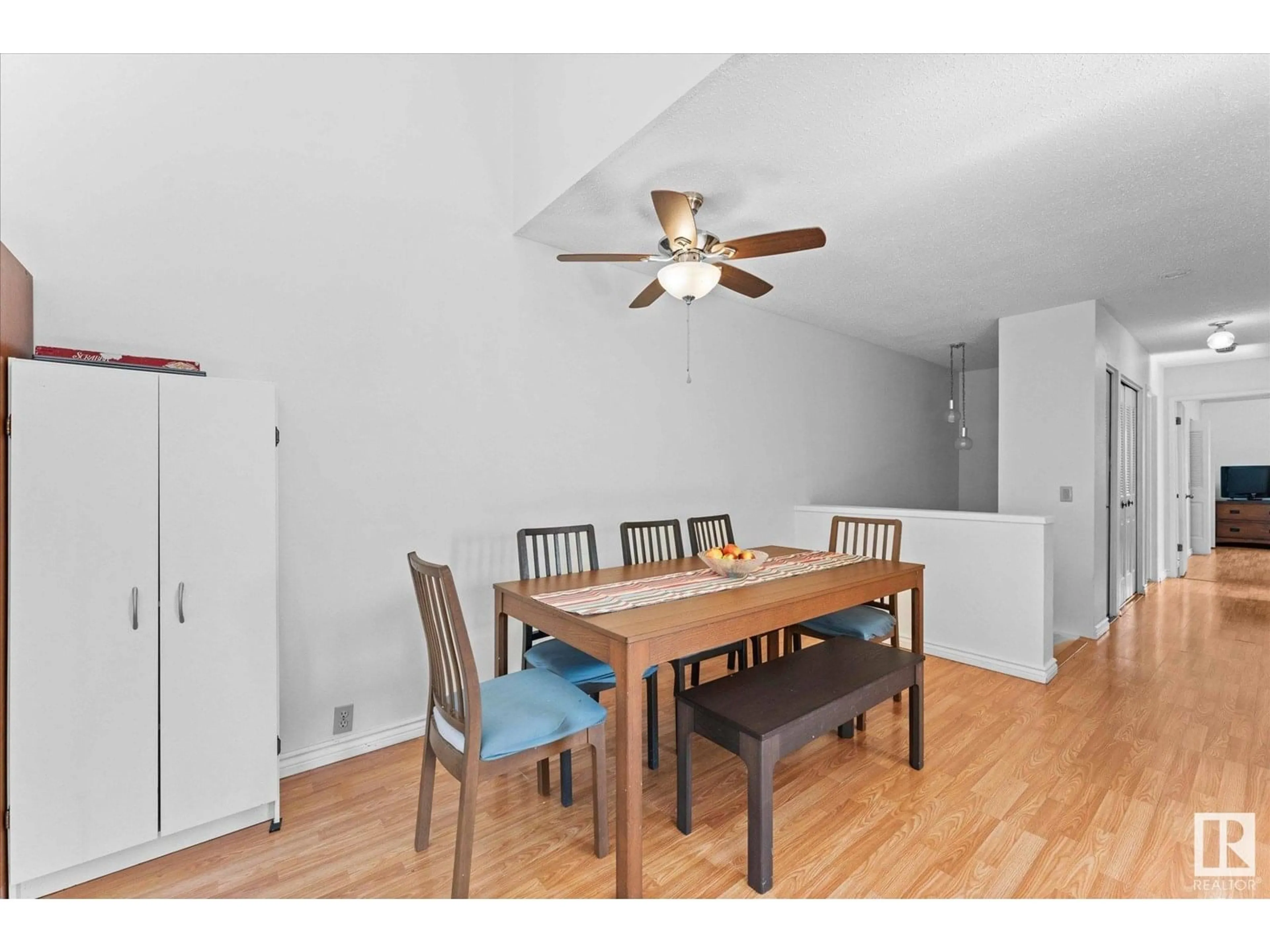 Dining room, wood/laminate floor for 28 HOMESTEAD CR, Edmonton Alberta T5A2Y3