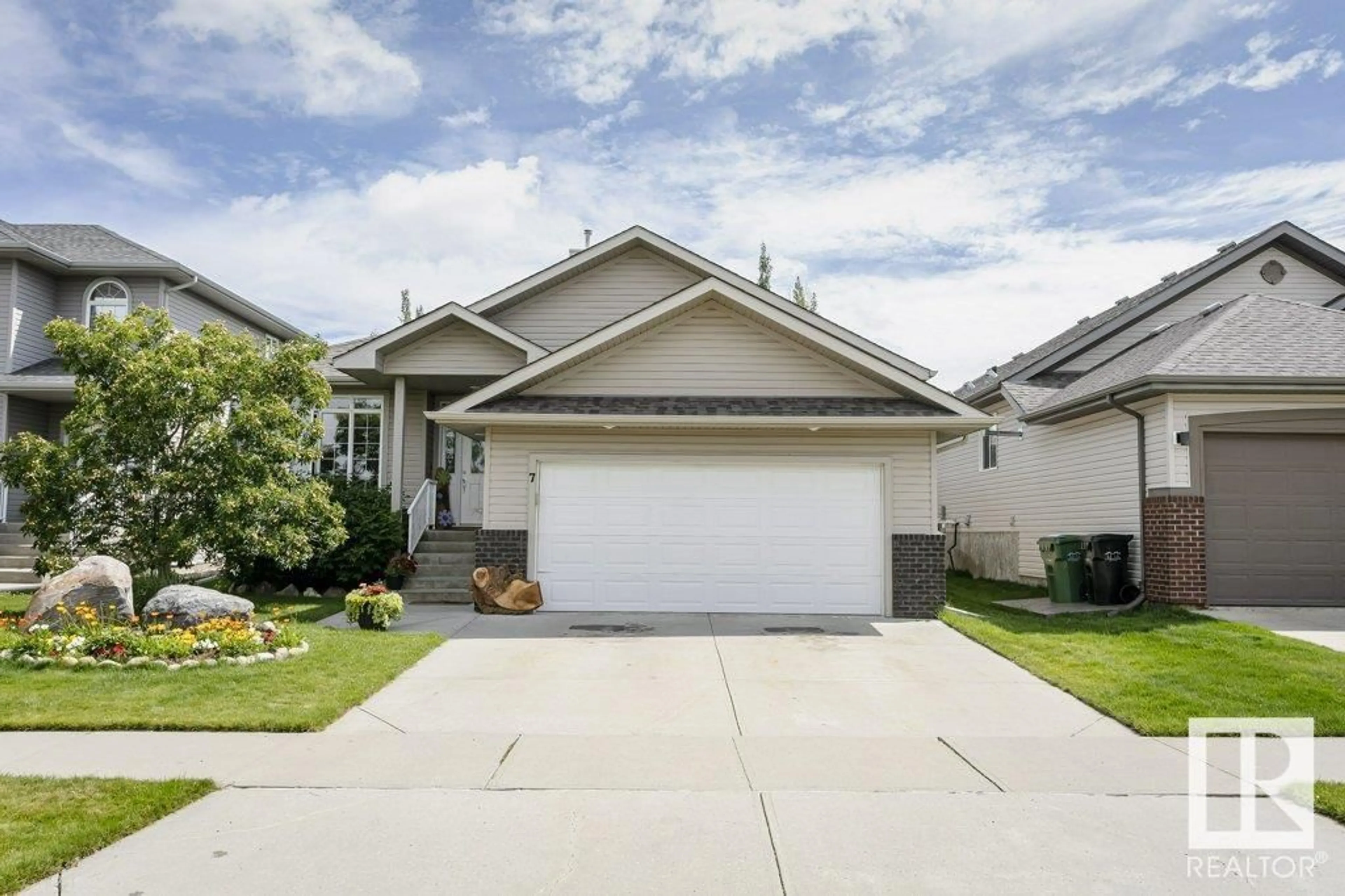 Home with vinyl exterior material, street for 7 WALTERS, Leduc Alberta T9E0H9