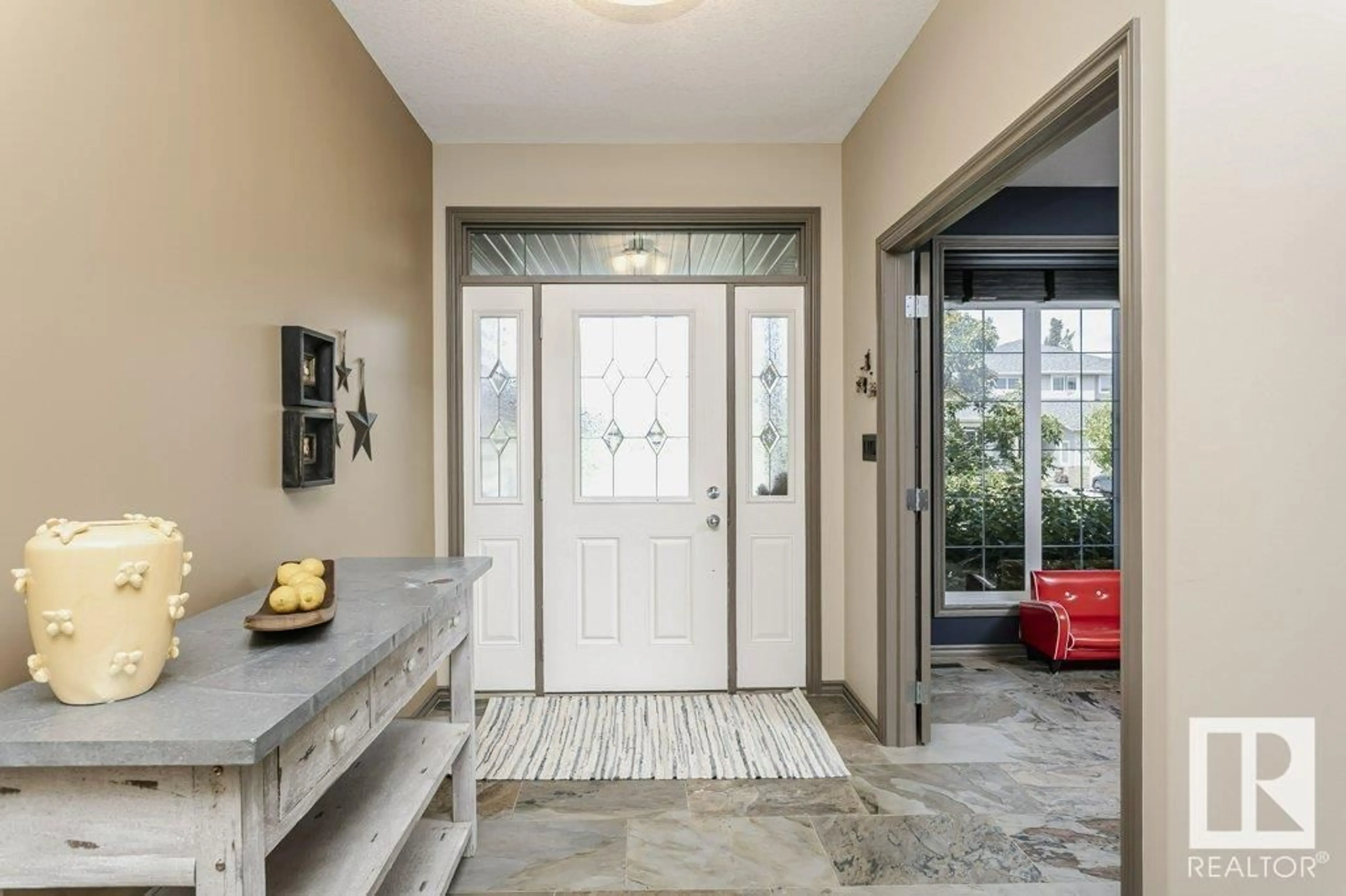 Indoor entryway for 7 WALTERS, Leduc Alberta T9E0H9