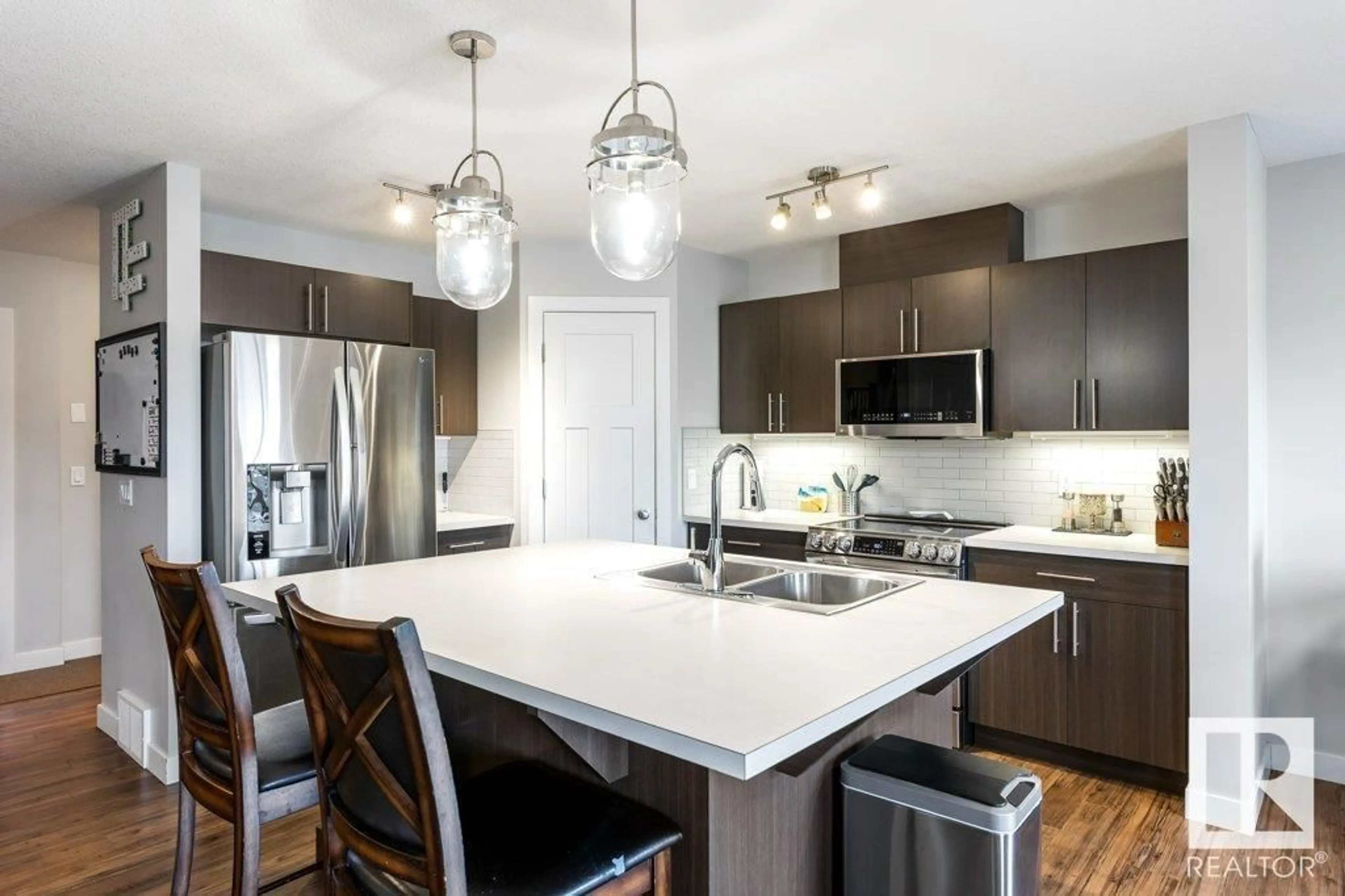 Open concept kitchen, unknown for 19 RICHMOND LI, Fort Saskatchewan Alberta T8L0S2