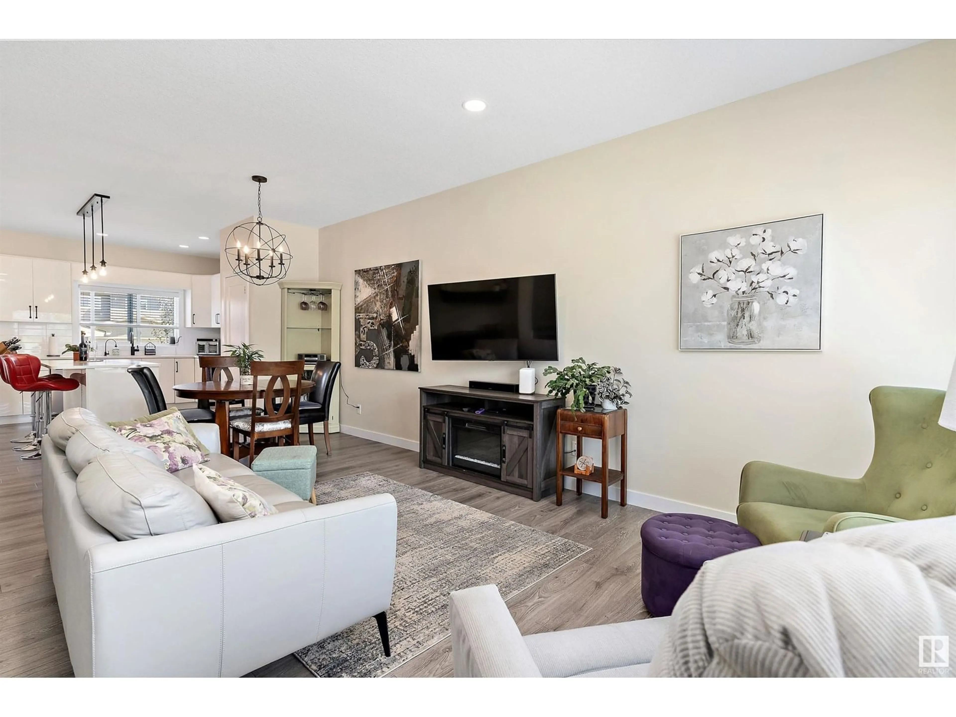 Living room with furniture, unknown for 3817 WEIDLE CR, Edmonton Alberta T6X2E4