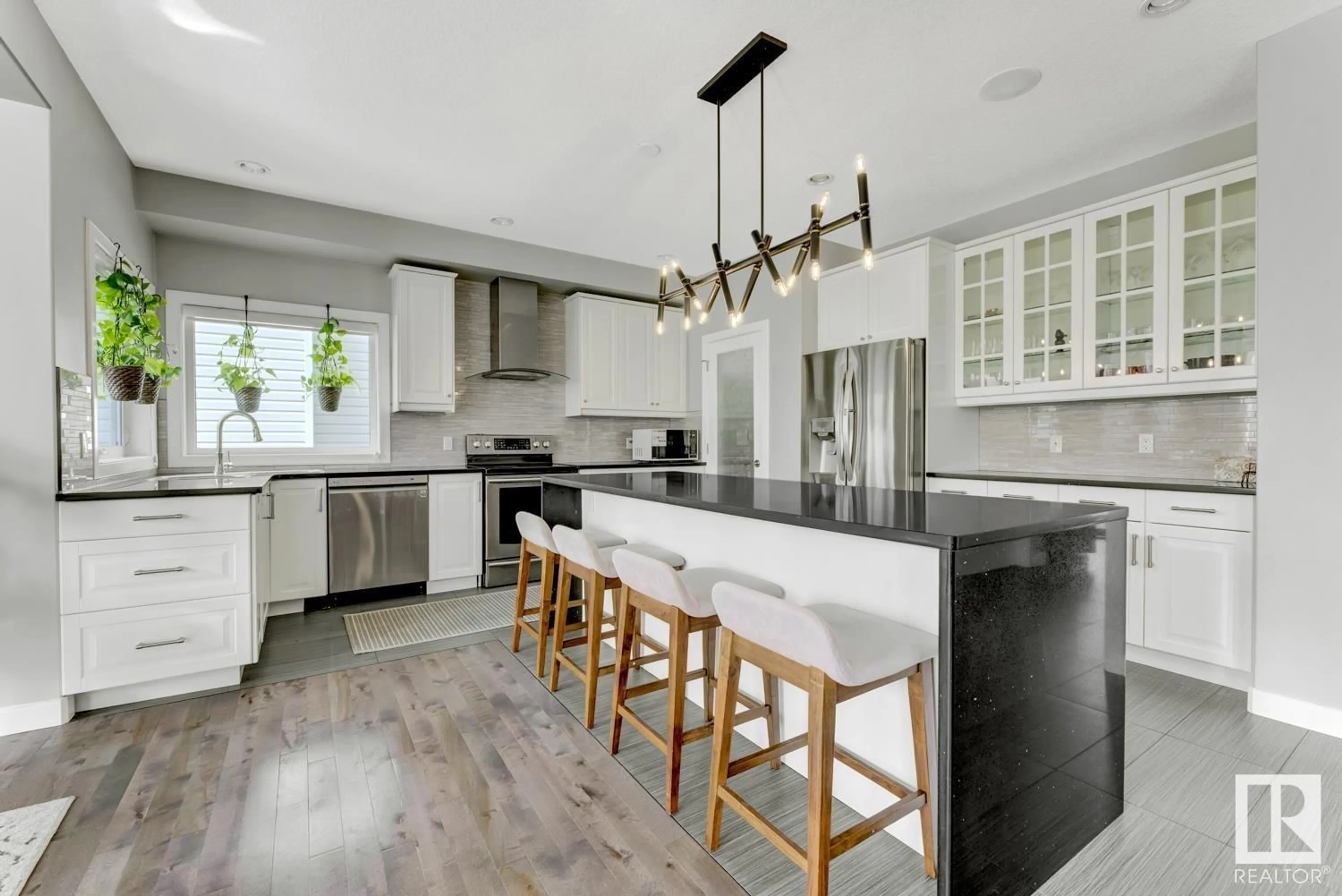 Open concept kitchen, ceramic/tile floor for NW - 16516 131 ST, Edmonton Alberta T6V0G1