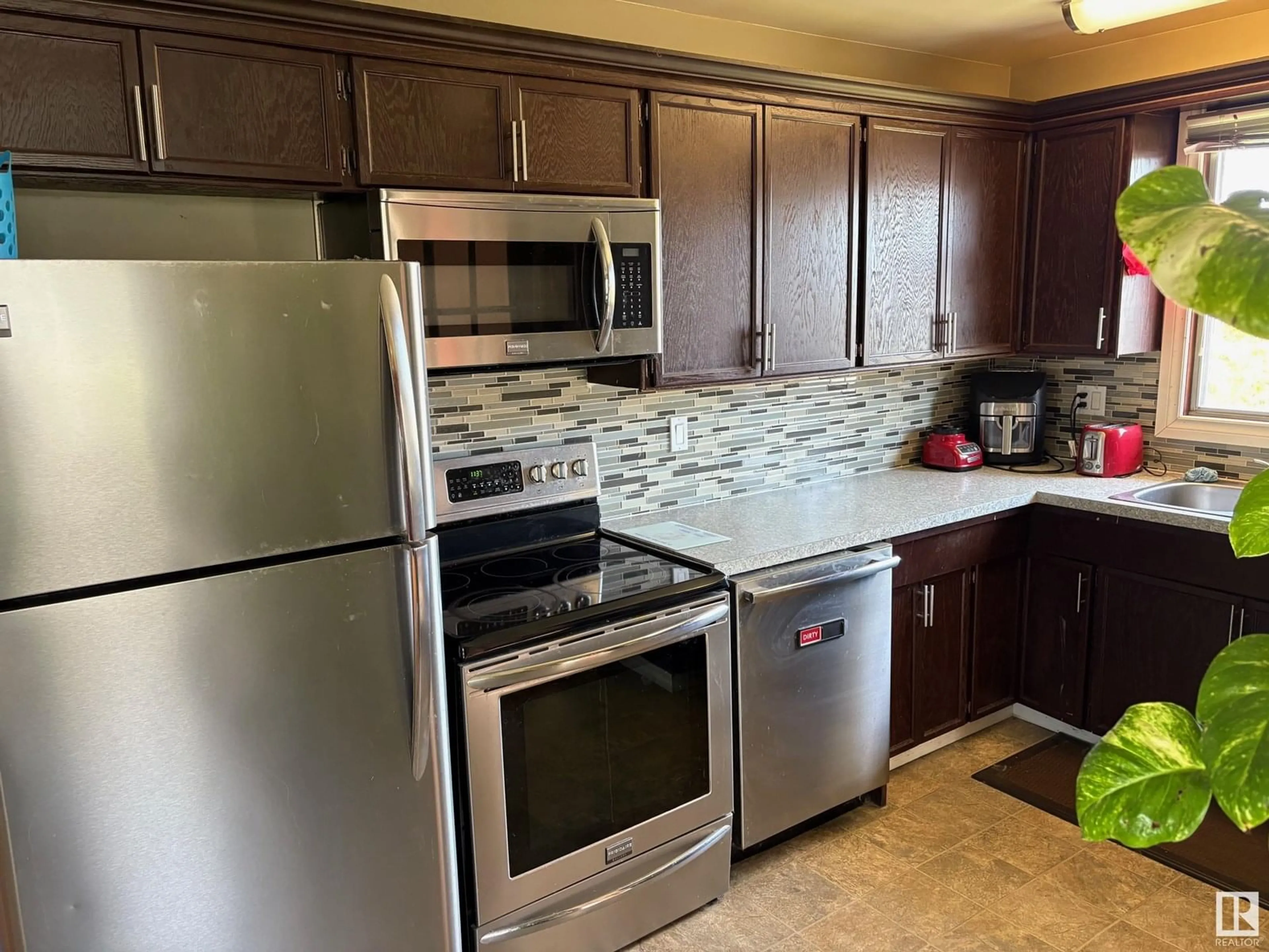 Standard kitchen, ceramic/tile floor for 13435 73 ST, Edmonton Alberta T5T0T9