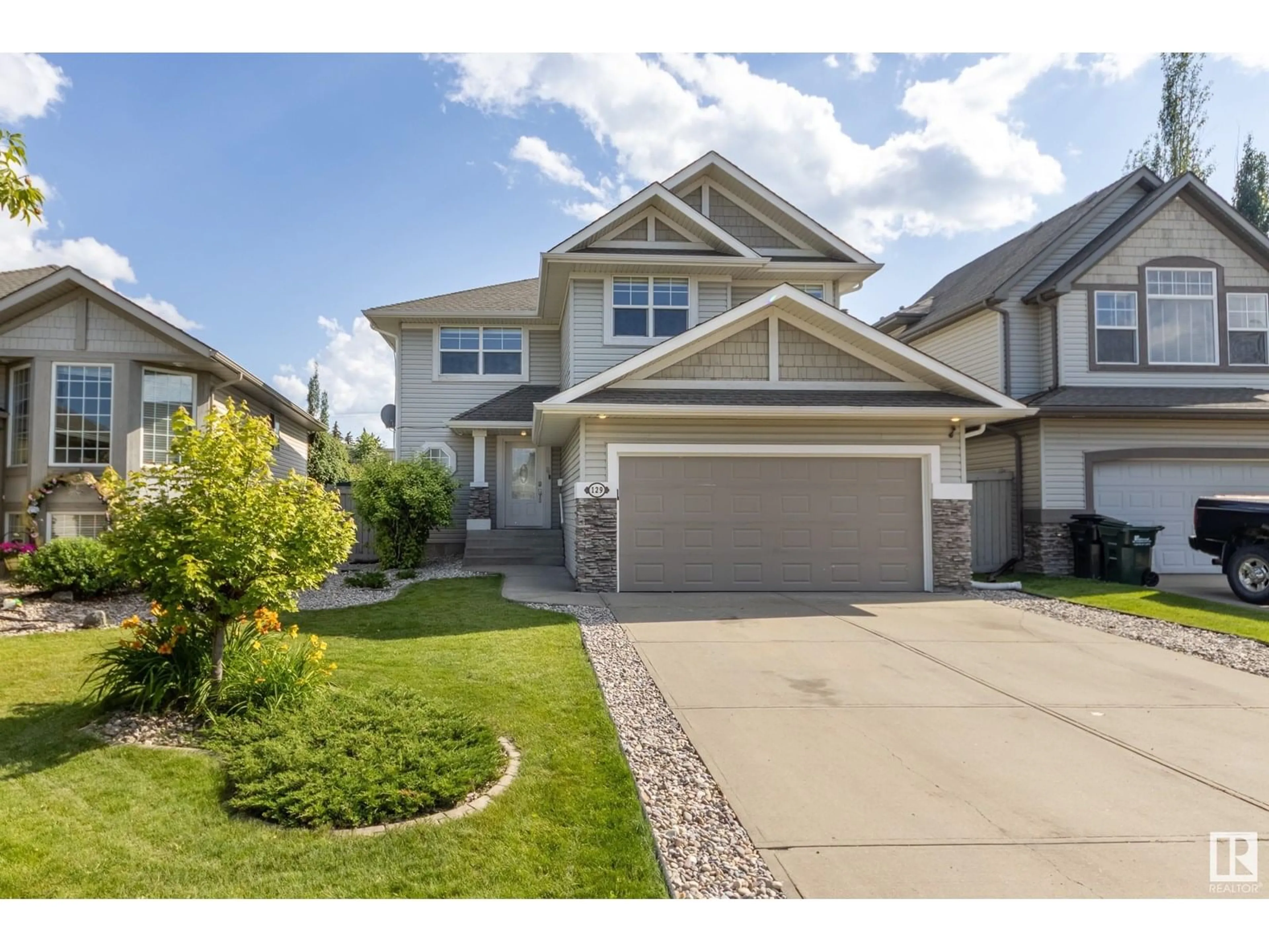 Home with vinyl exterior material, street for 129 RIDGEBROOK RD, Sherwood Park Alberta T8A6M1