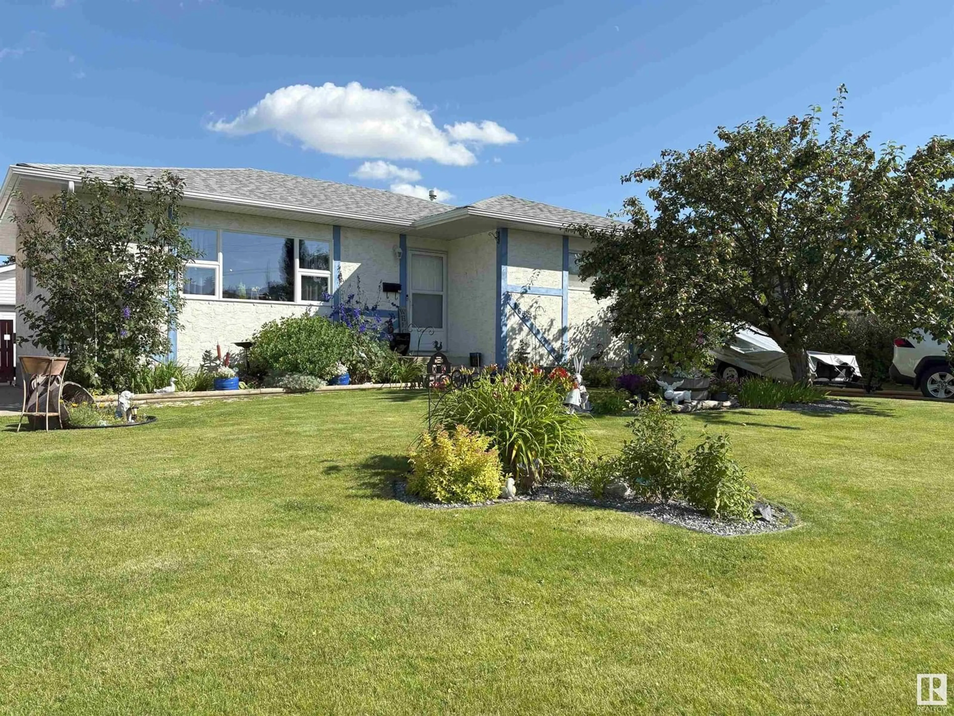 A pic from outside/outdoor area/front of a property/back of a property/a pic from drone, unknown for 165 WEST LIBERTY CR, Millet Alberta T0C1Z0