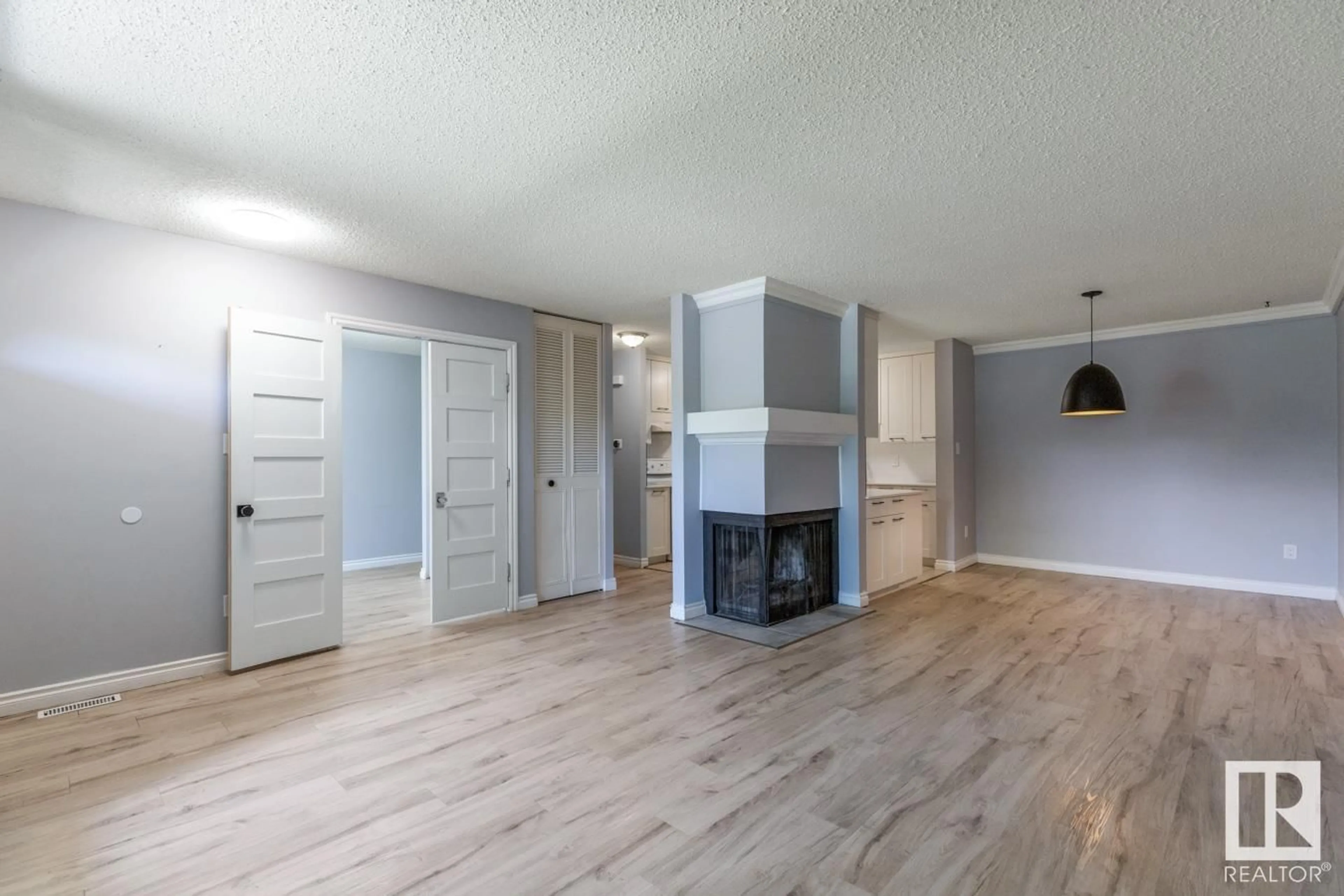 Unknown for 200 SURREY GARDENS GD, Edmonton Alberta T5T1Z3