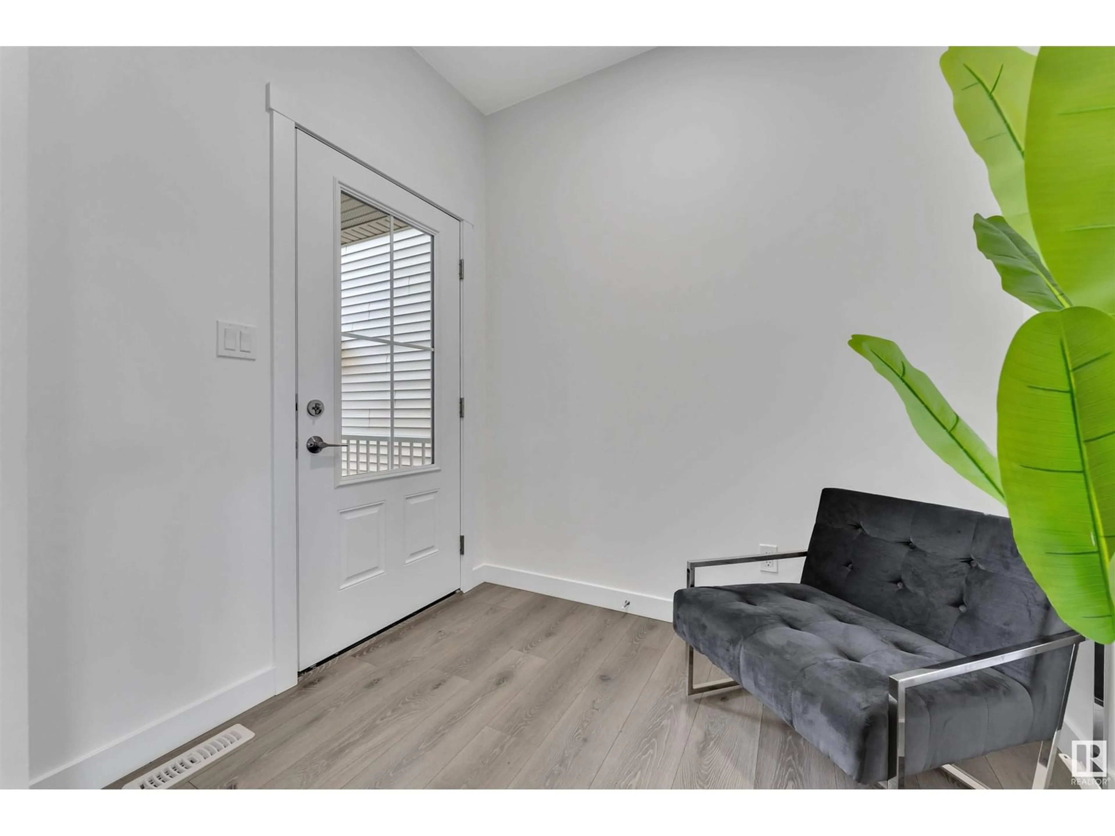 Indoor entryway for 19131 29 AV, Edmonton Alberta T6M3B5
