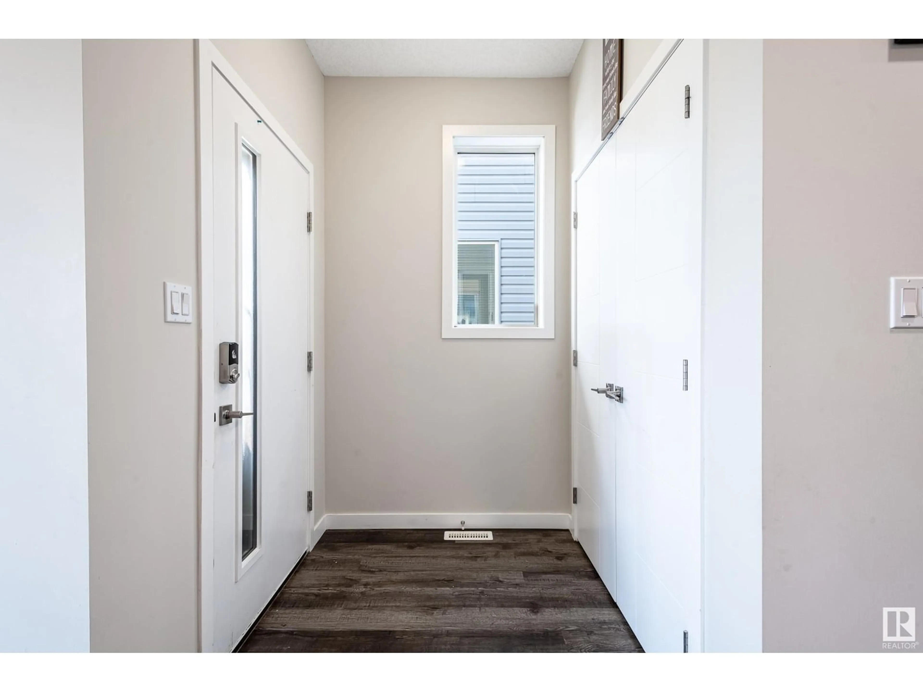 Indoor entryway for 15928 100 AV, Edmonton Alberta T5P0L2