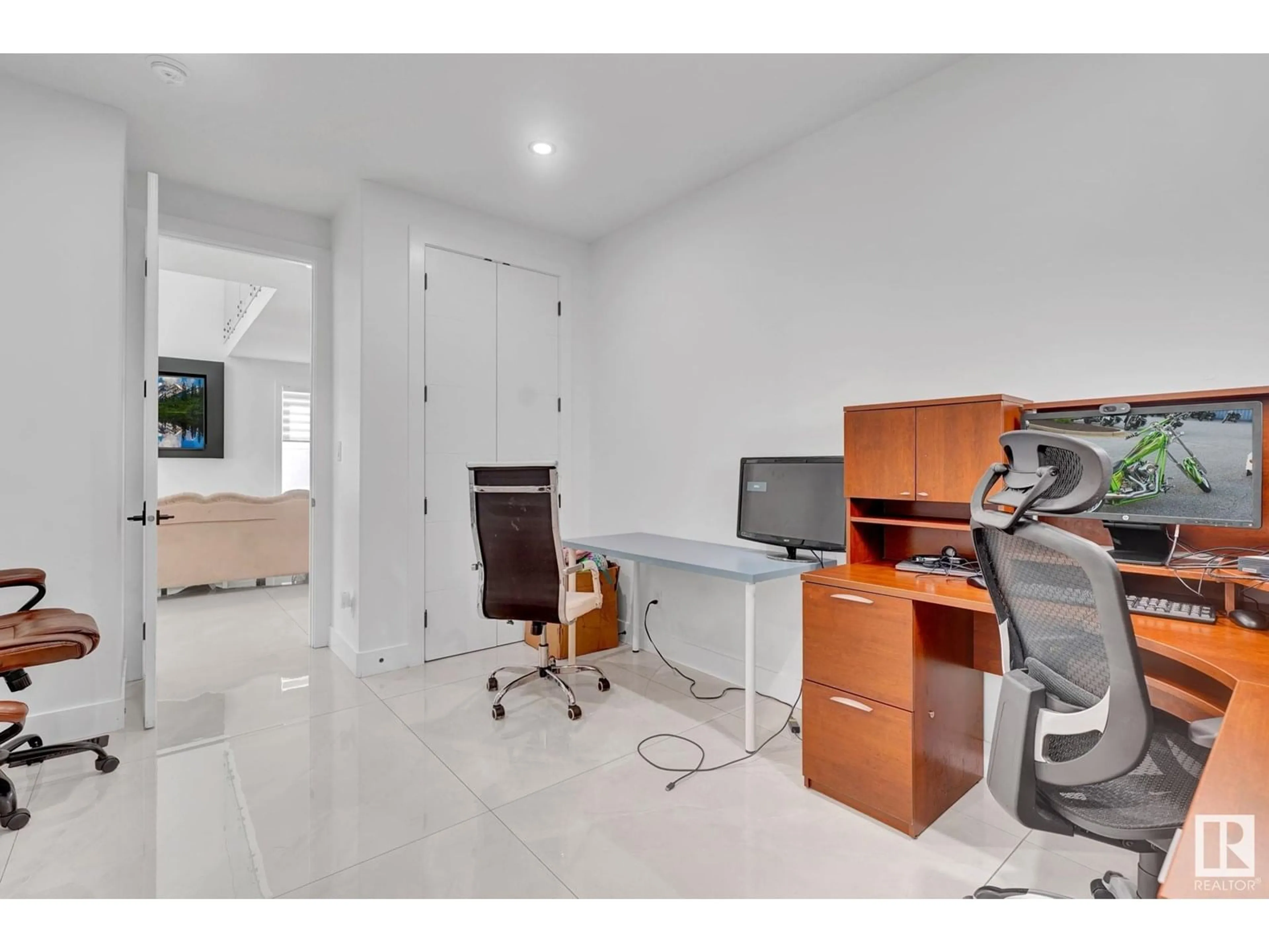 A pic of a room for 166 FRASER WY, Edmonton Alberta T5Y0L6