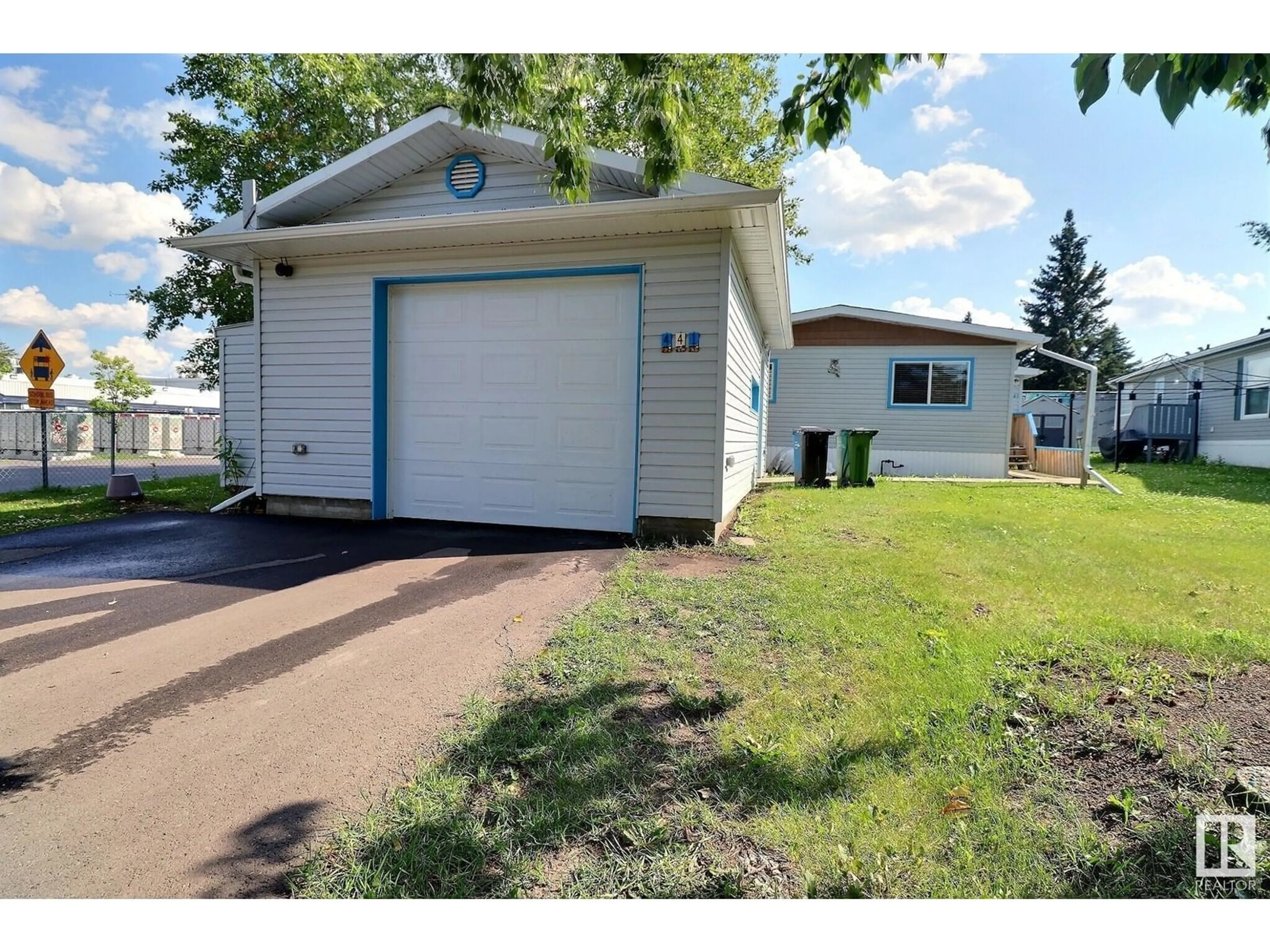 Unknown for 441 CEDAR AV, Edmonton Alberta T5Y4M2
