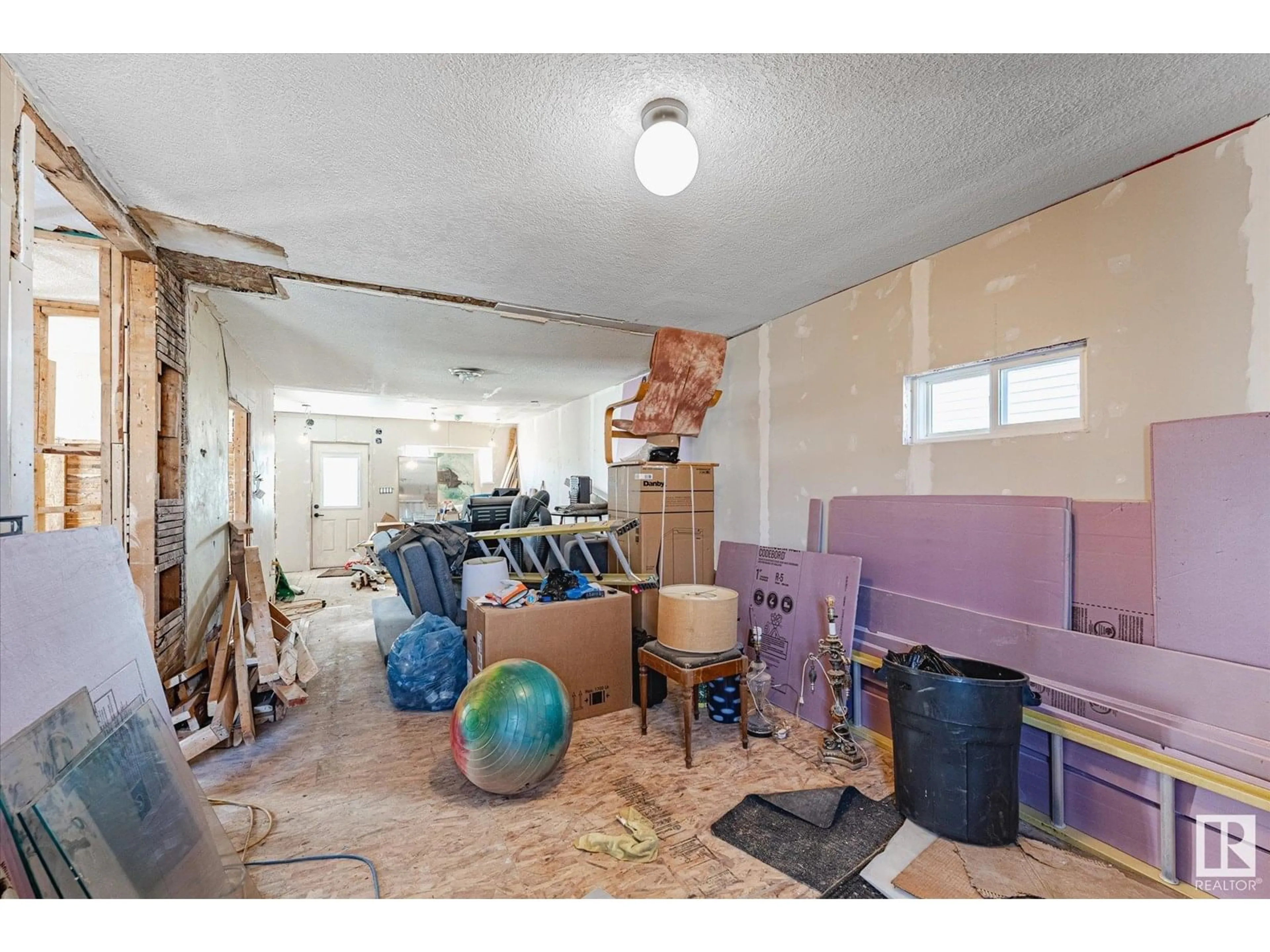 A pic of a room for NW - 12717 116 ST, Edmonton Alberta T5E5H1