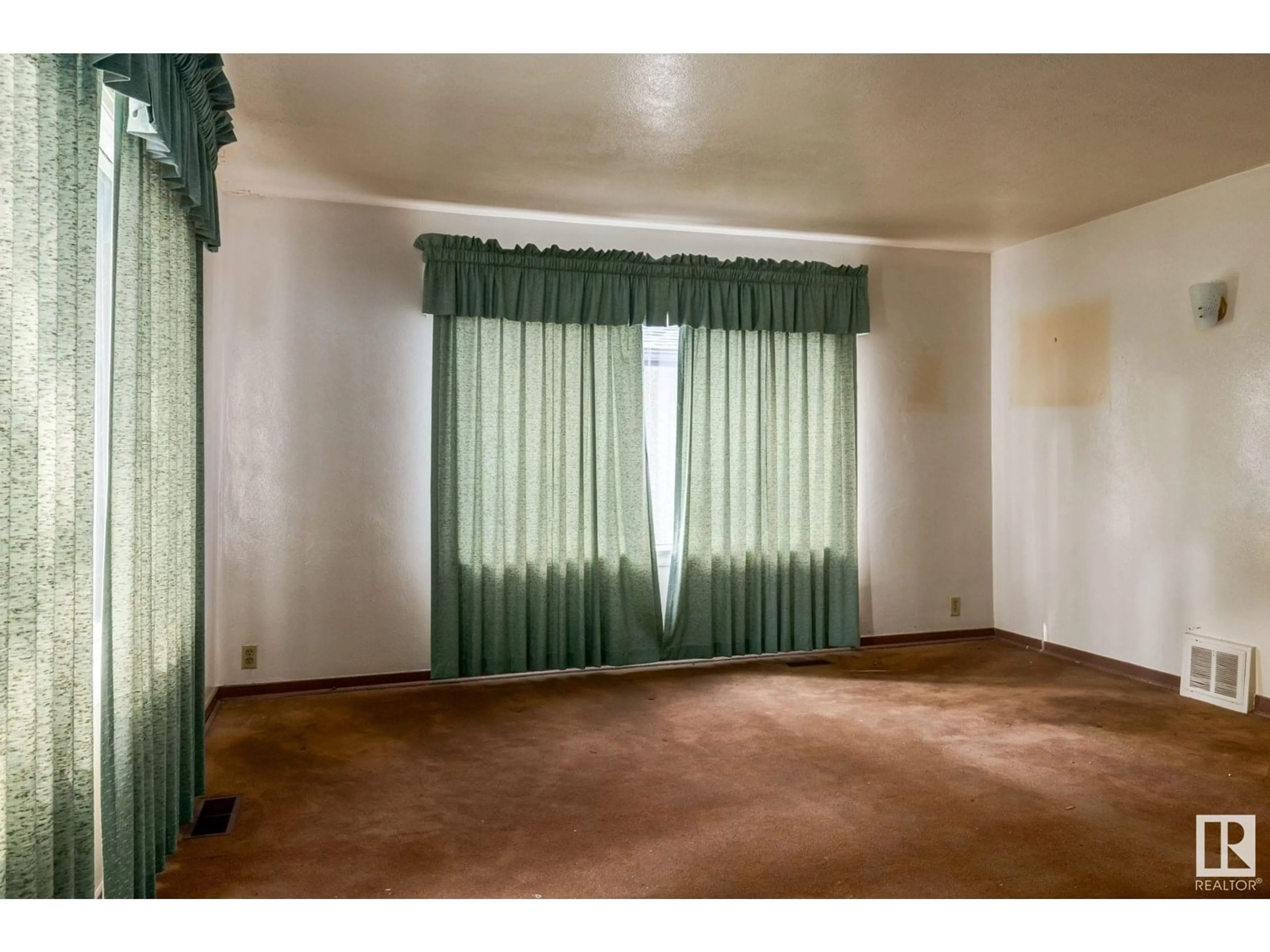 A pic of a room for NW - 9008 89 ST, Edmonton Alberta T6C3K9