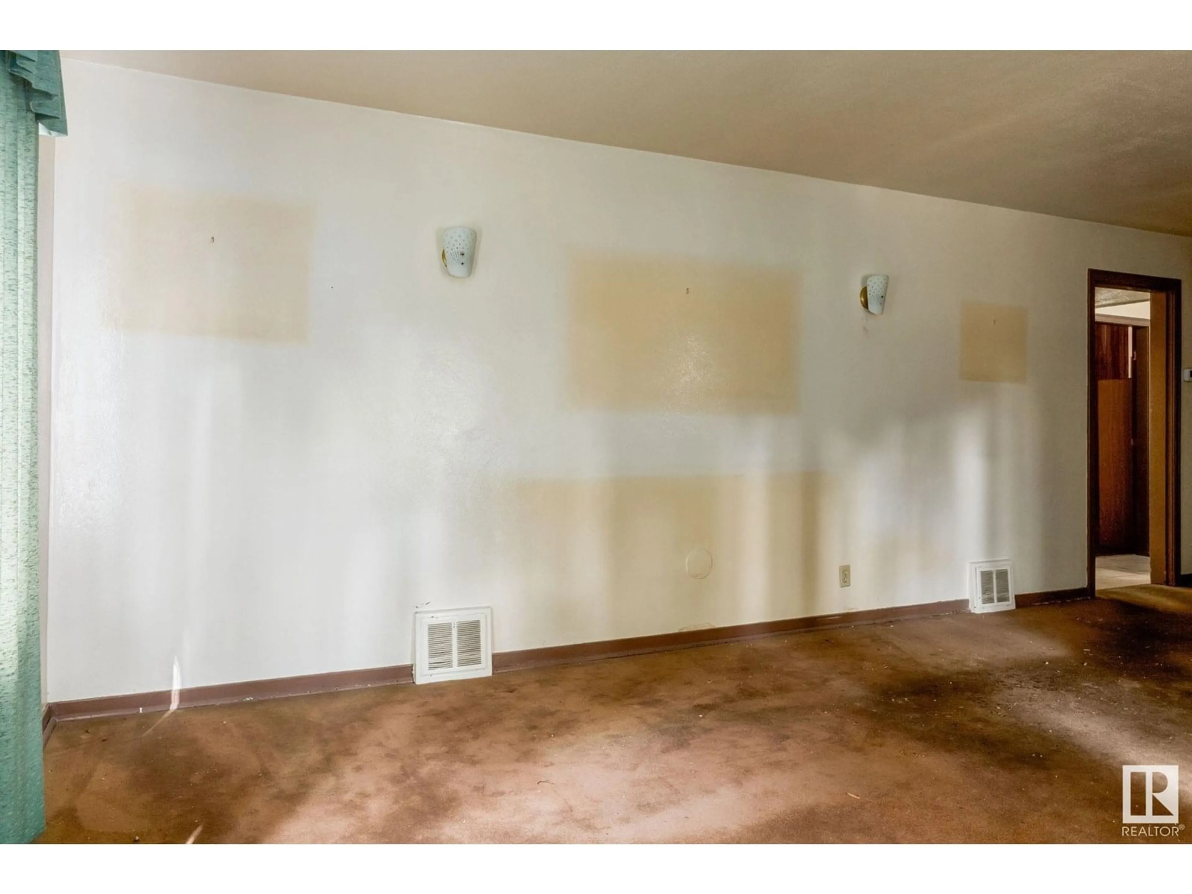 A pic of a room for NW - 9008 89 ST, Edmonton Alberta T6C3K9