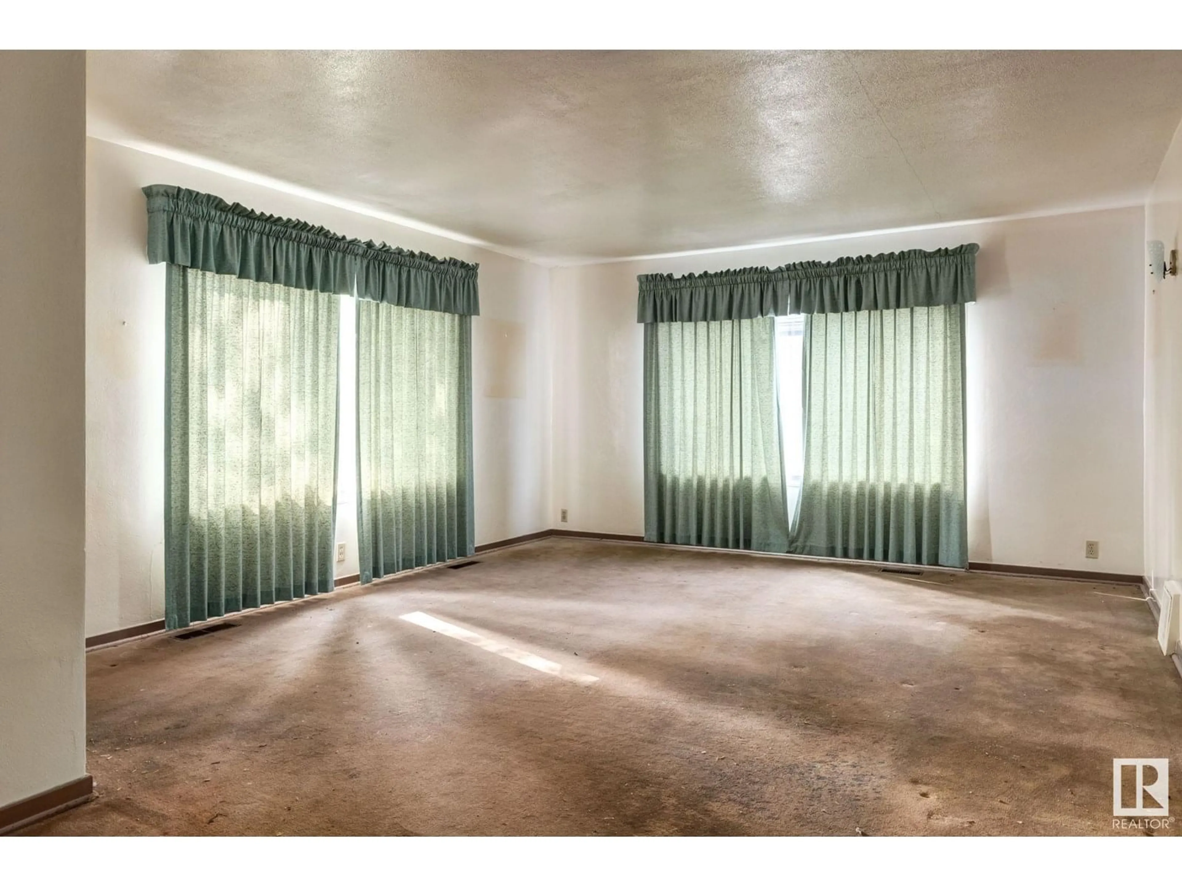 A pic of a room for NW - 9008 89 ST, Edmonton Alberta T6C3K9
