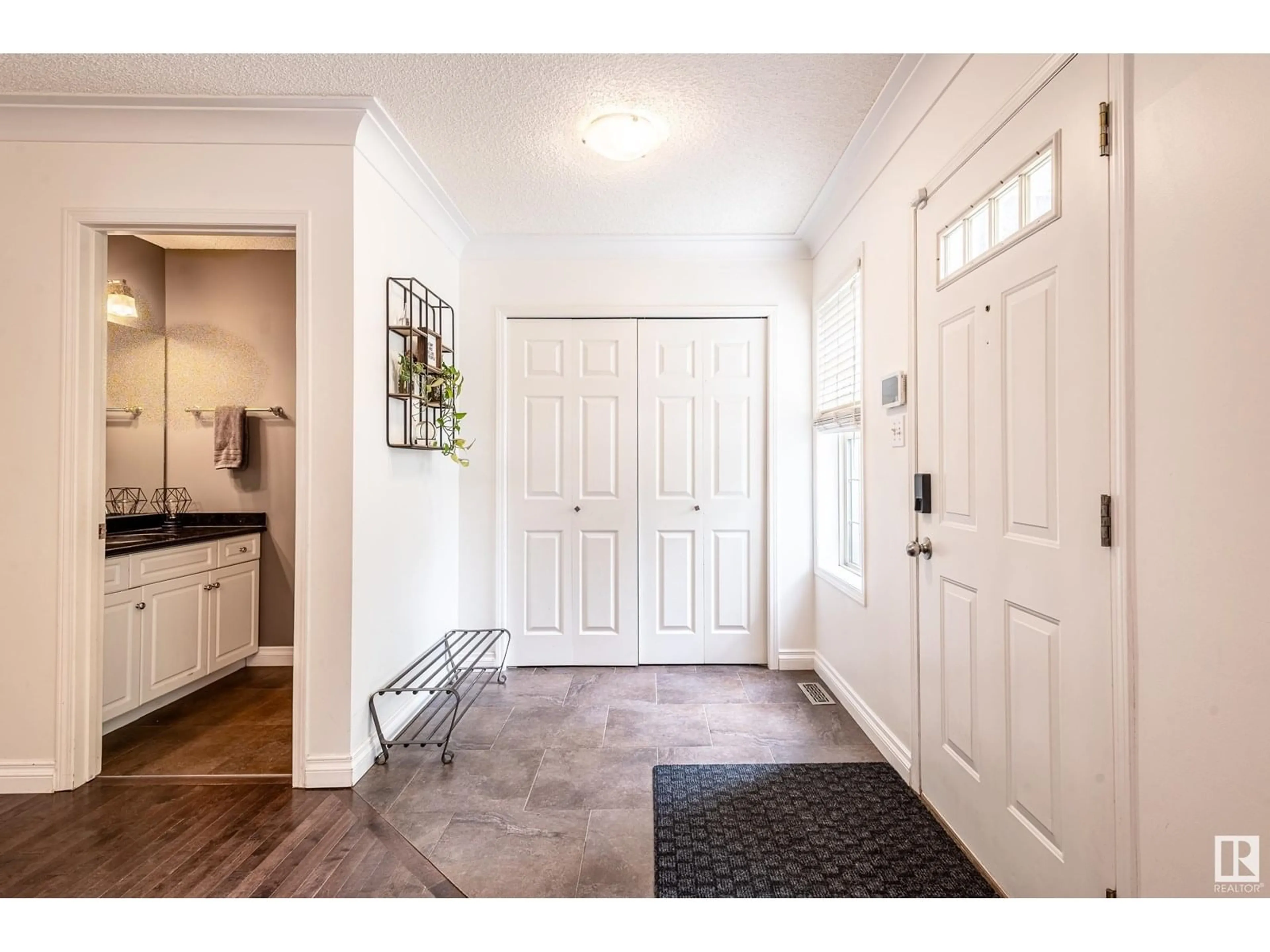 Indoor entryway for 2084 TANNER WD, Edmonton Alberta T6R2S4