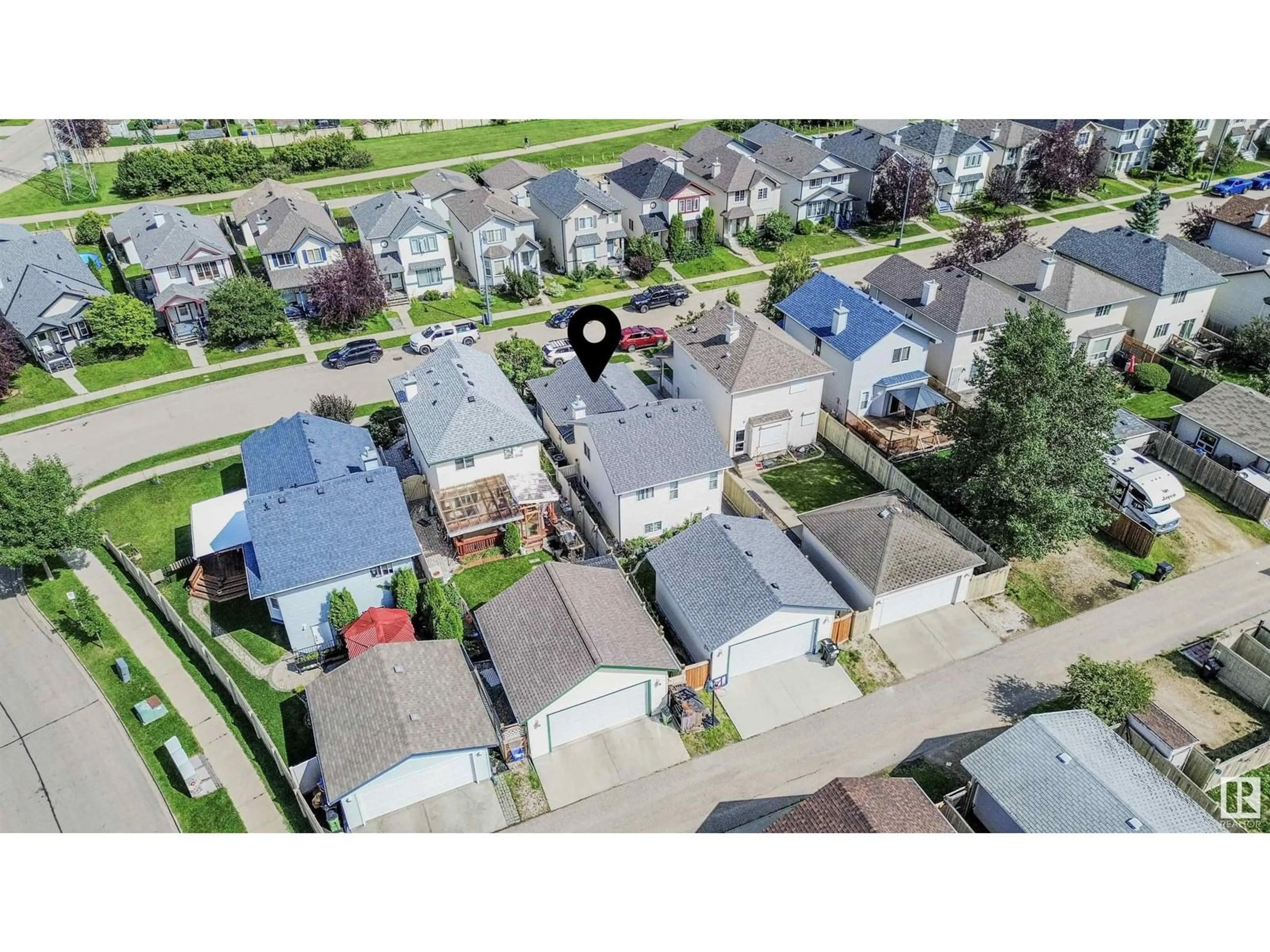 A pic from outside/outdoor area/front of a property/back of a property/a pic from drone, street for 620 88 ST, Edmonton Alberta T6X1E1