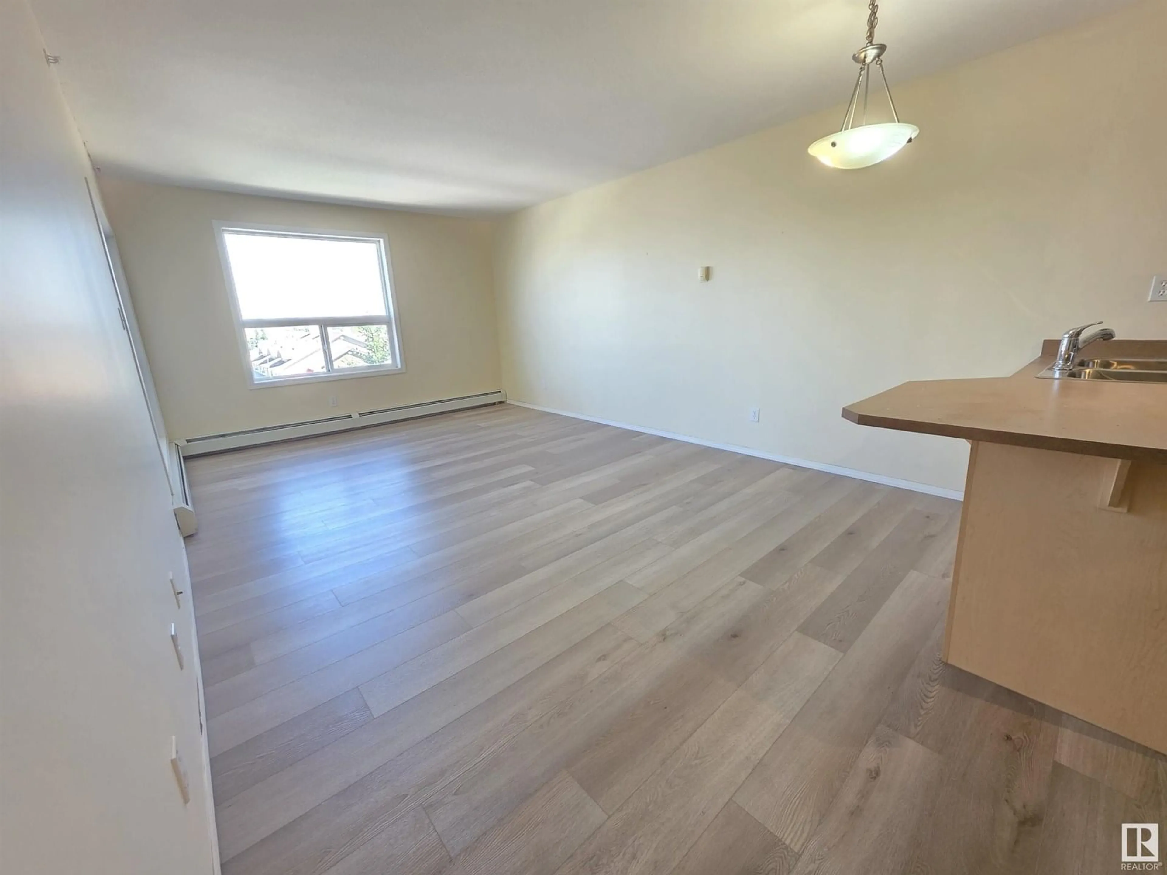 A pic of a room for #403 - 4310 33 ST, Stony Plain Alberta T7Z0A8