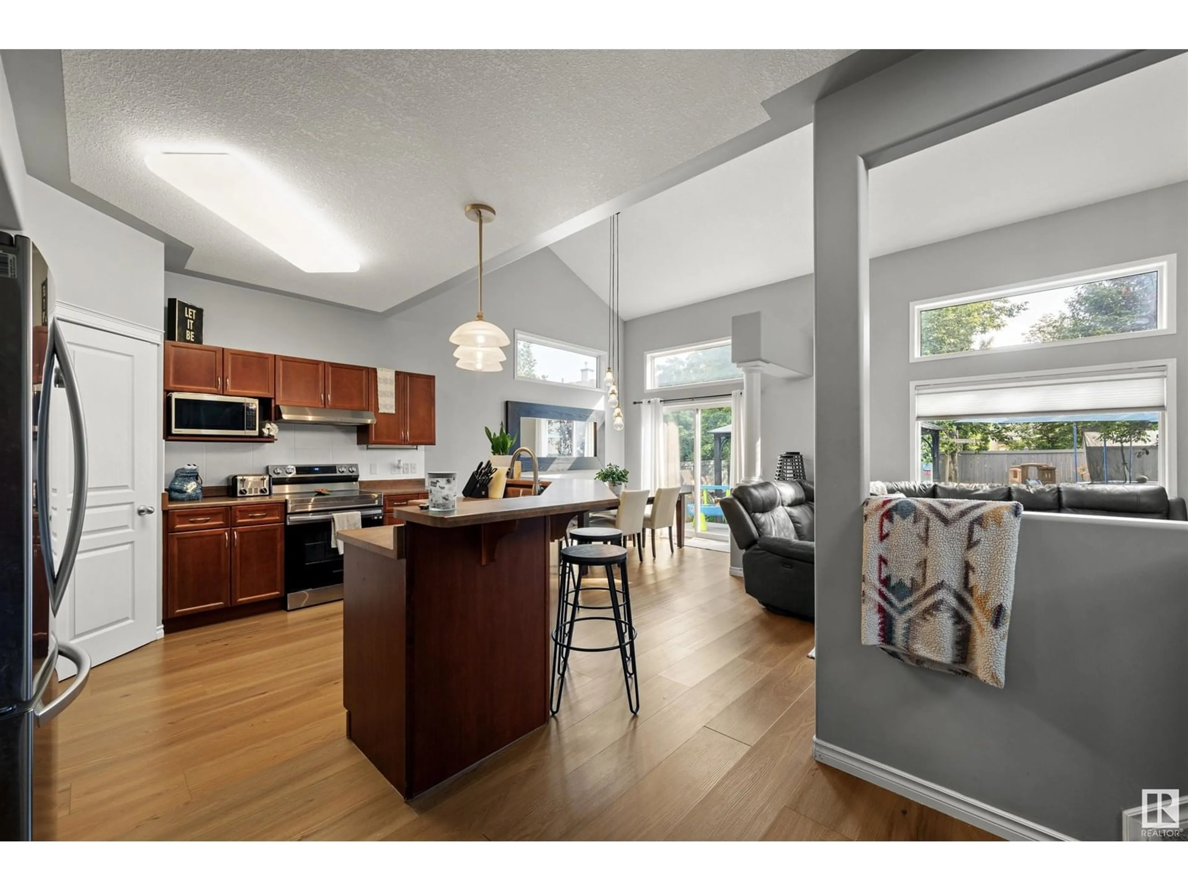 Open concept kitchen, unknown for 42 ENGLISH WY, St. Albert Alberta T8N7G7