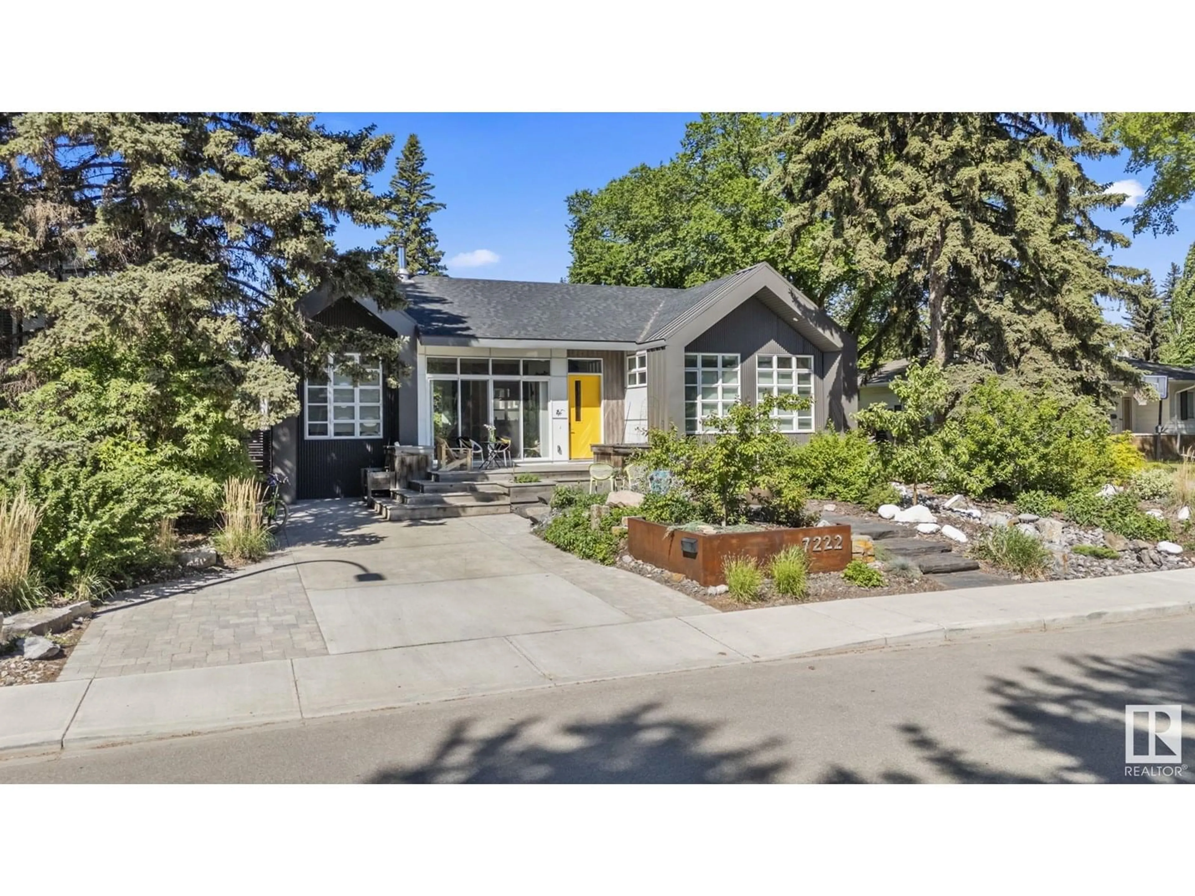 Home with vinyl exterior material, street for 7222 119 ST, Edmonton Alberta T6G1V6