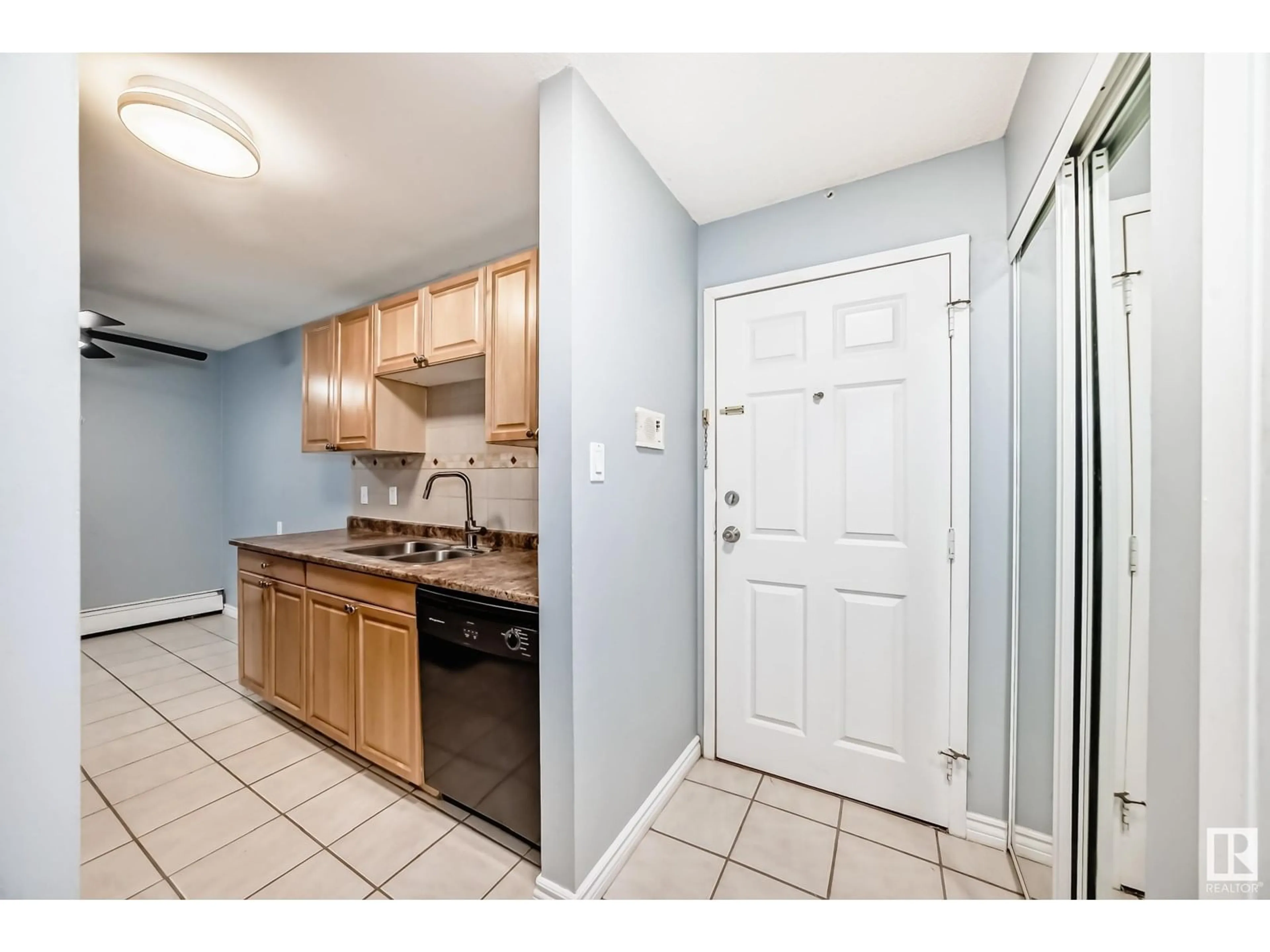 Standard kitchen, ceramic/tile floor for NW - 209 105290 93 ST, Edmonton Alberta T5H1X6