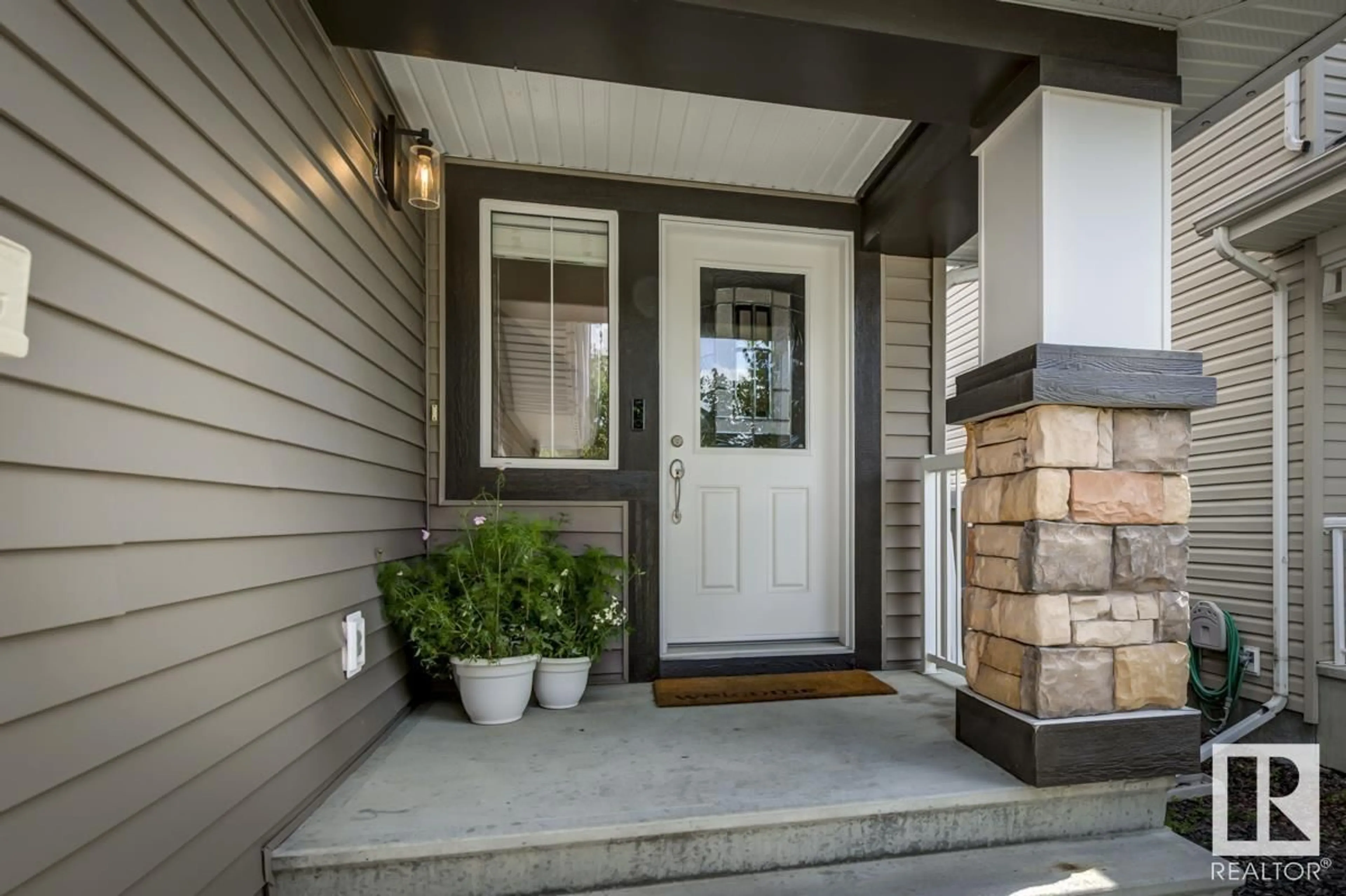 Indoor entryway for 148 BECKER CR, Fort Saskatchewan Alberta T8L0C2