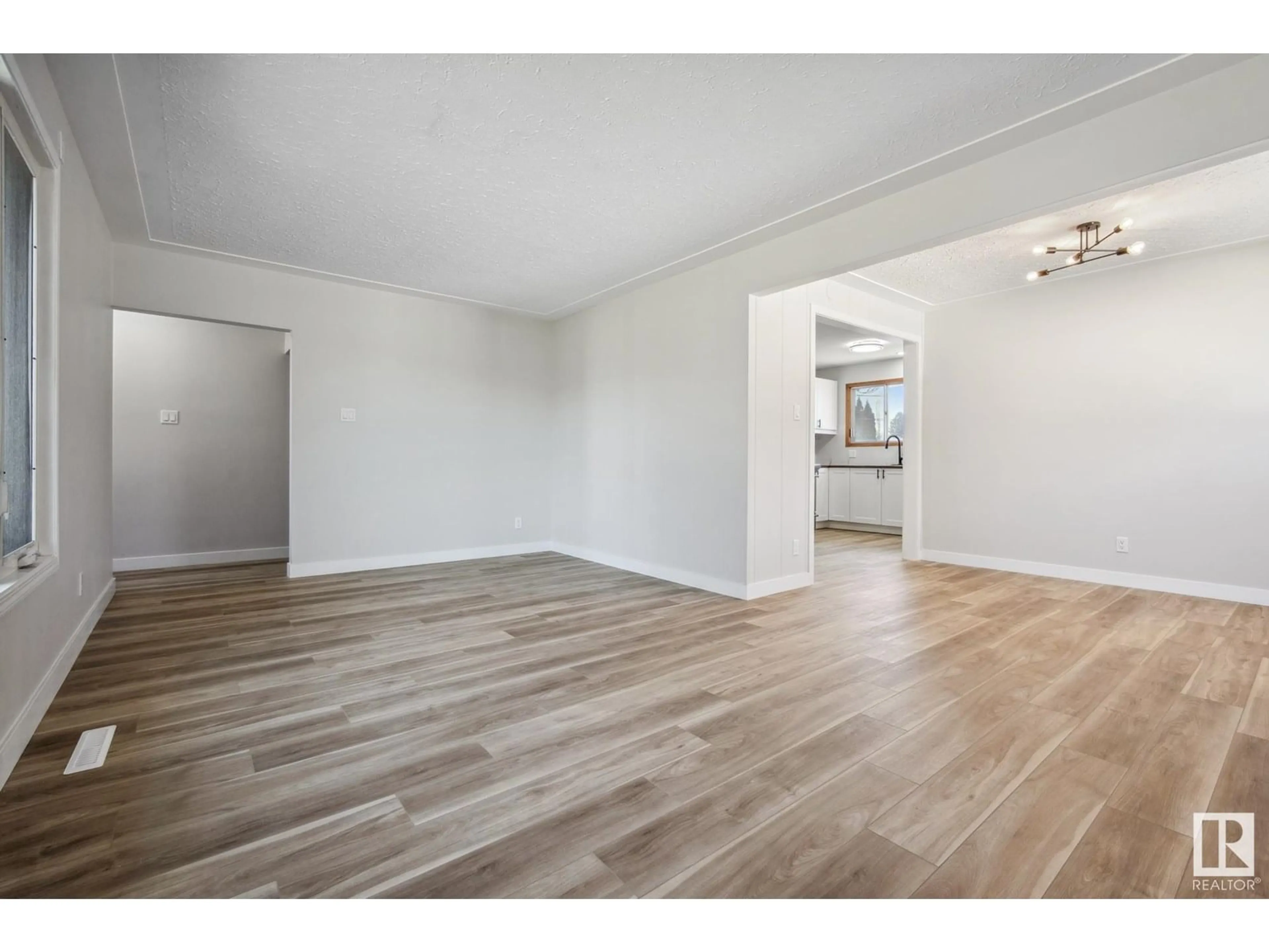 A pic of a room for NW - 6007 95 AV, Edmonton Alberta T6B1A4