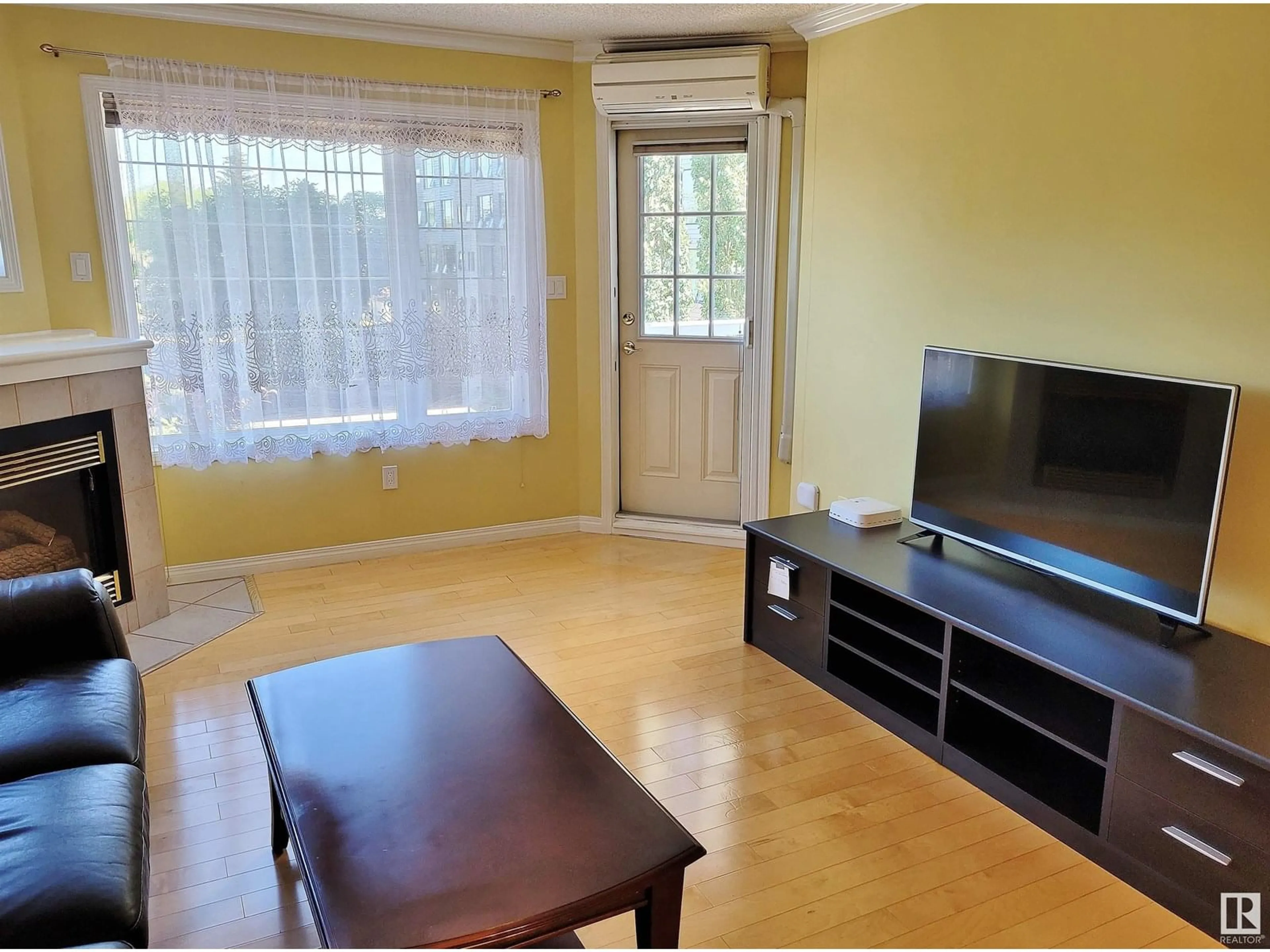 A pic of a room for 404 - 13450 114 AV, Edmonton Alberta T5M4C4