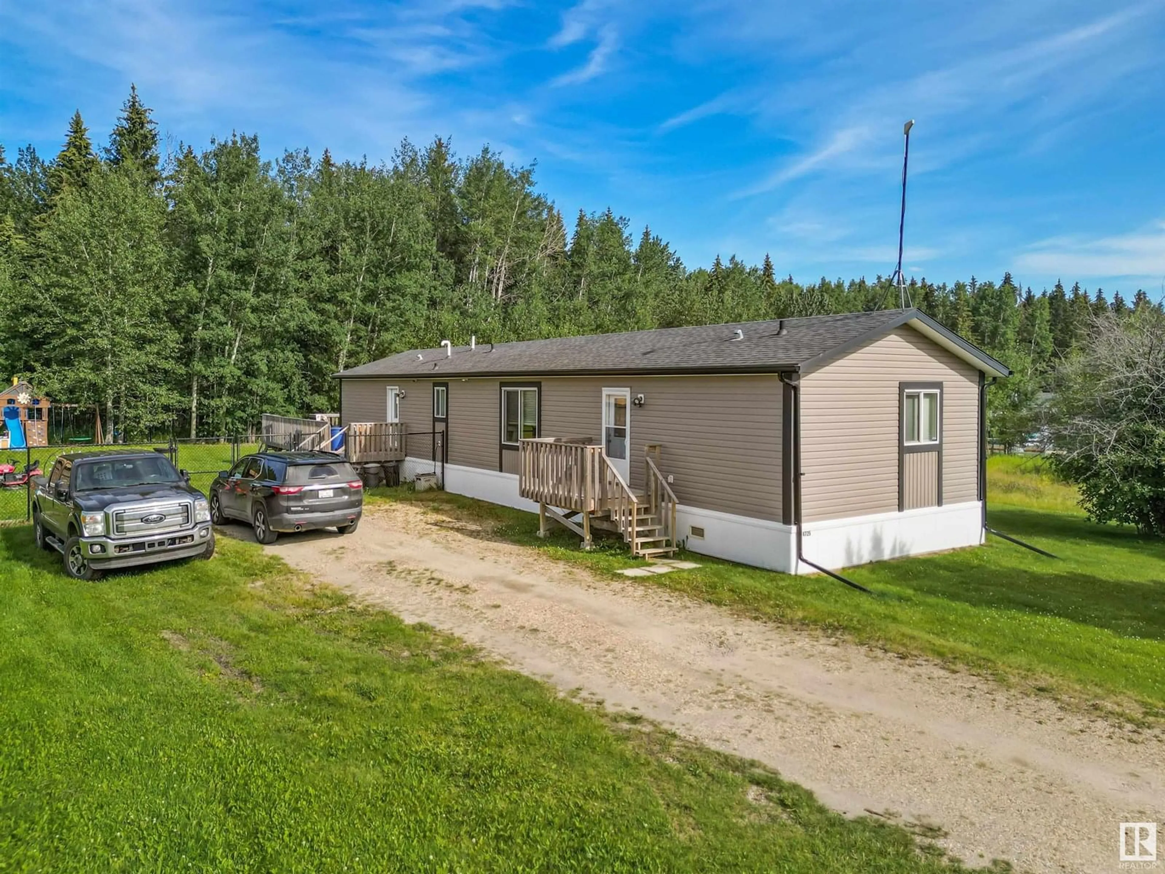 A pic from outside/outdoor area/front of a property/back of a property/a pic from drone, unknown for 4725 50 STREET, Violet Grove Alberta T7A1J5